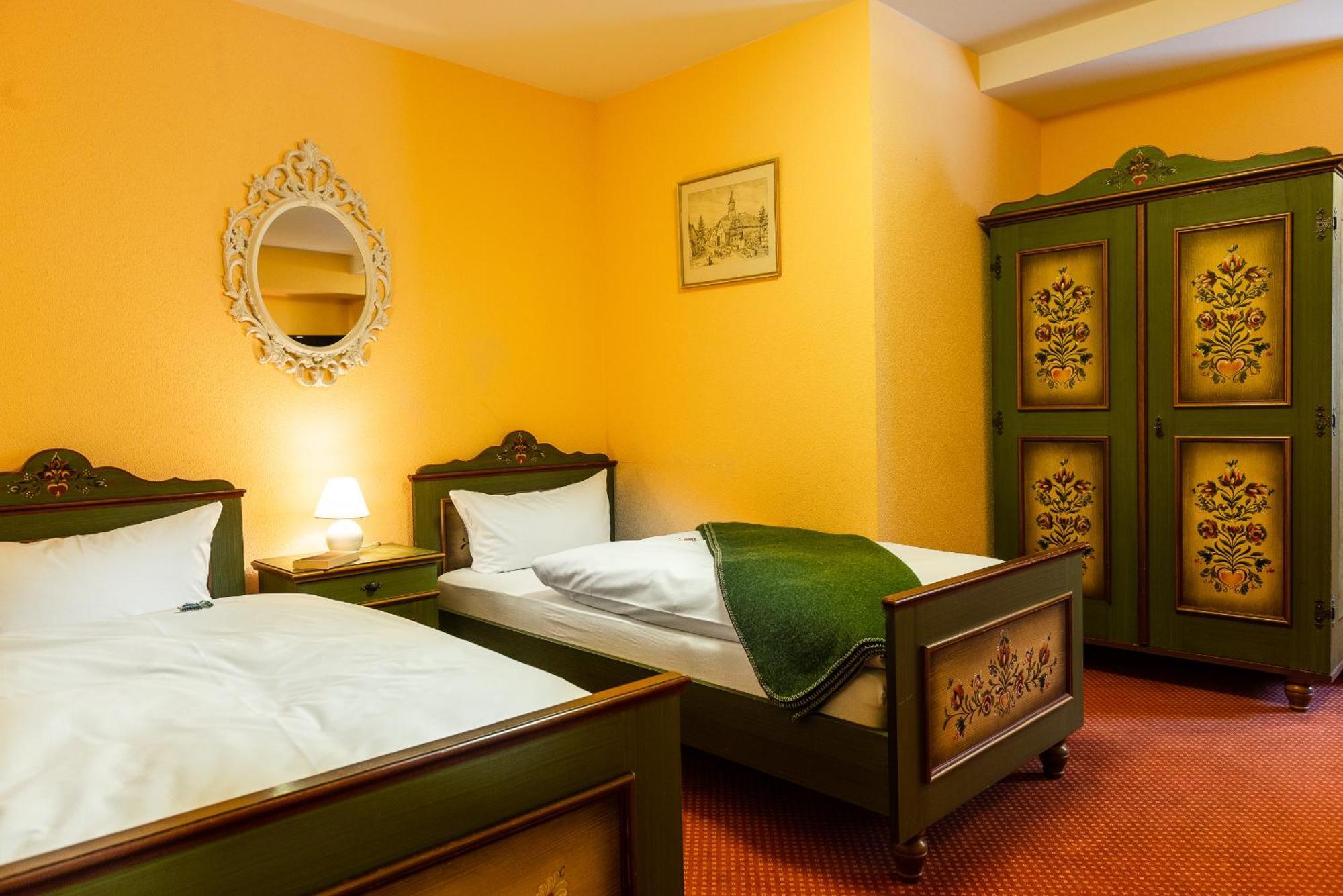 Twin Room,1667468530:JPEG