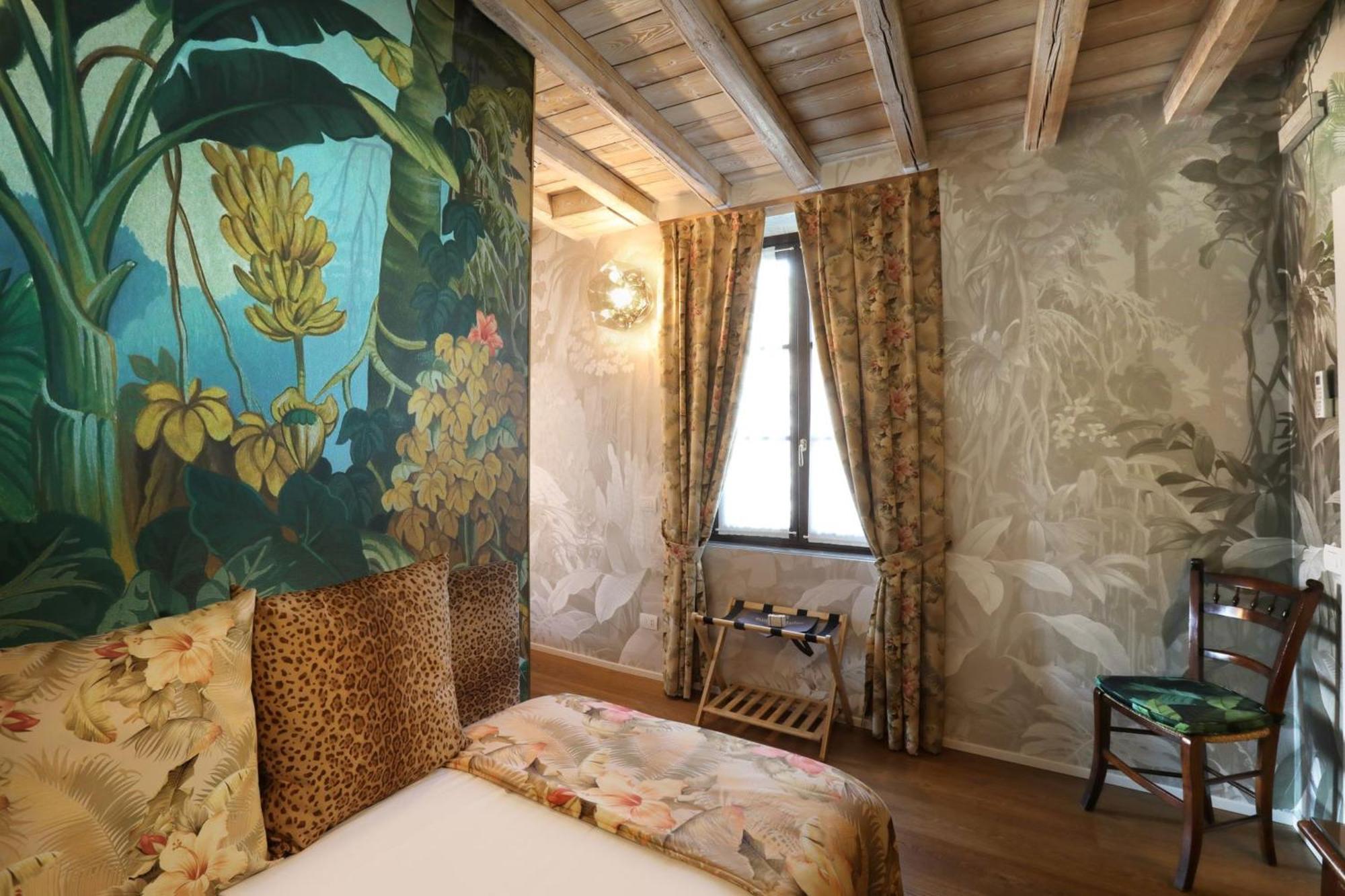 King Room Lake View