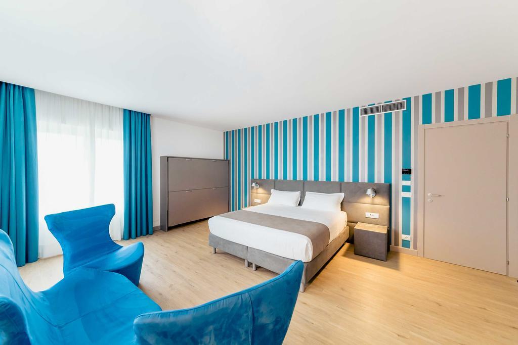 Junior Suite Spa Bath