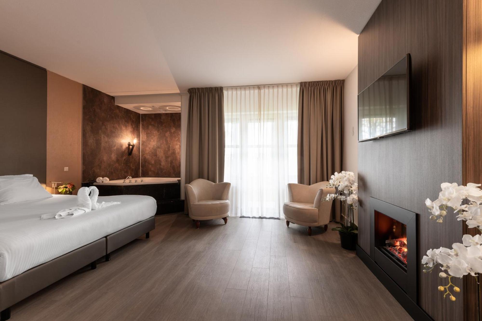 Honeymoon Suite