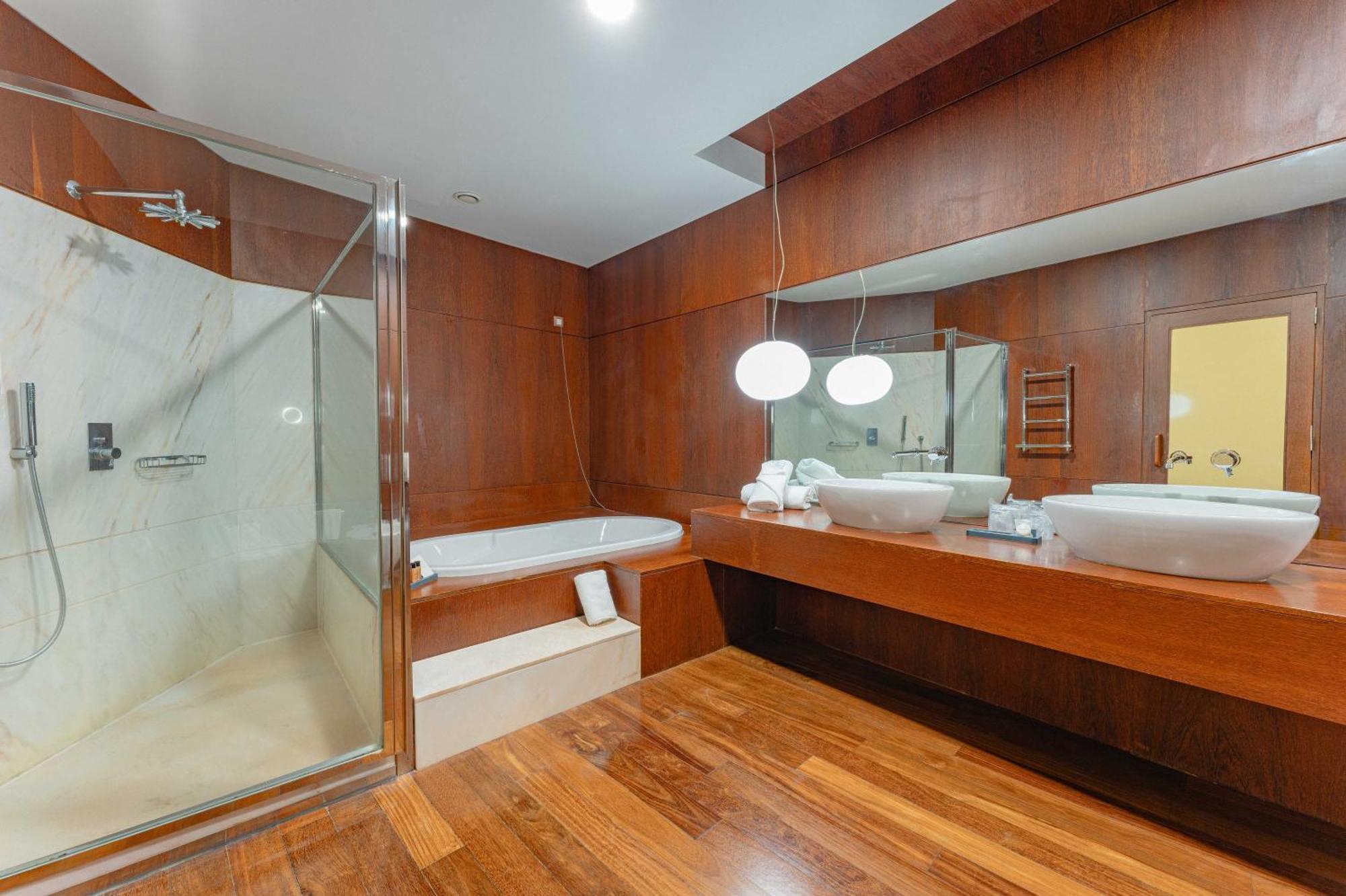 Suite Spa Access,1668045990:JPEG