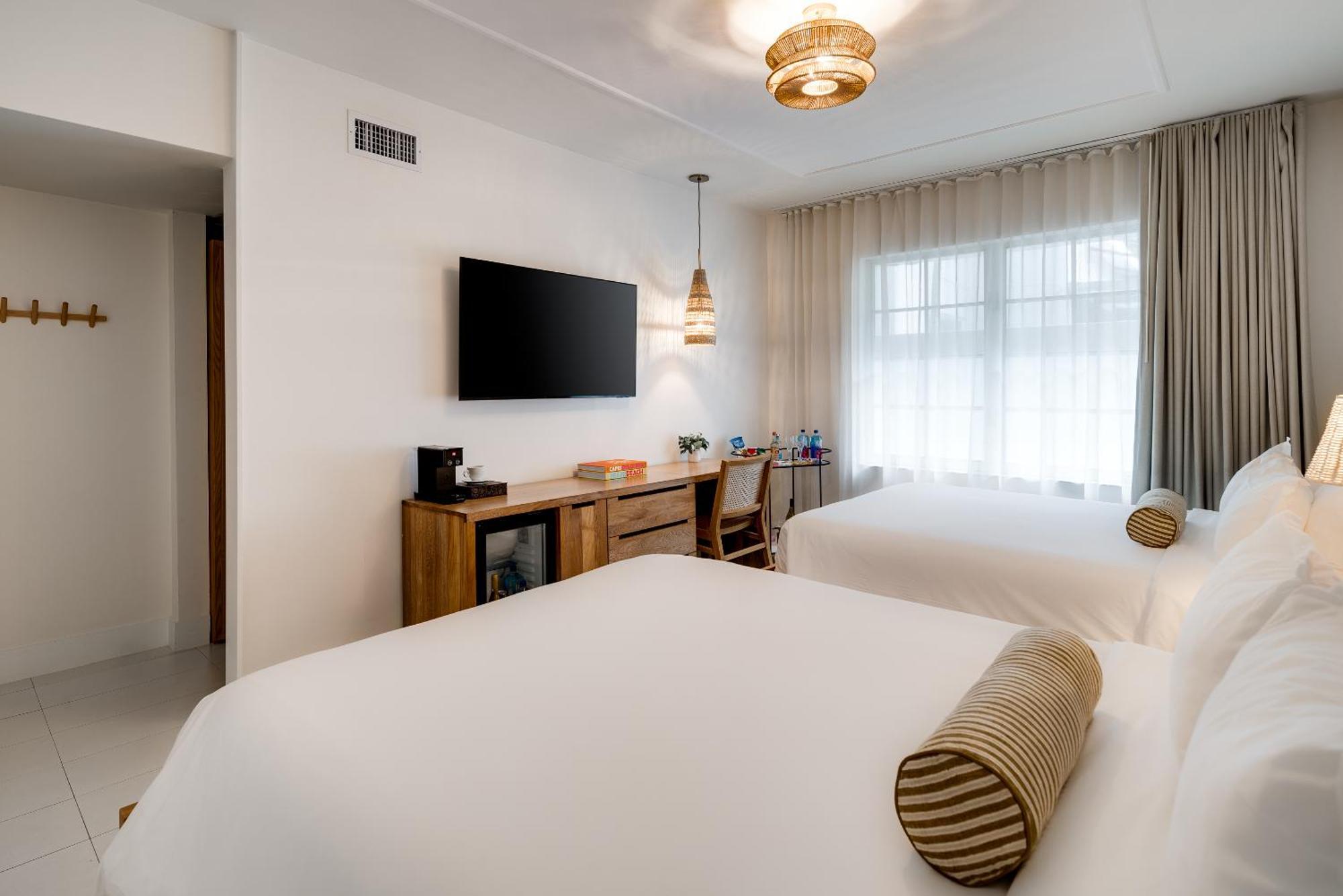 Standard Double Queen Room