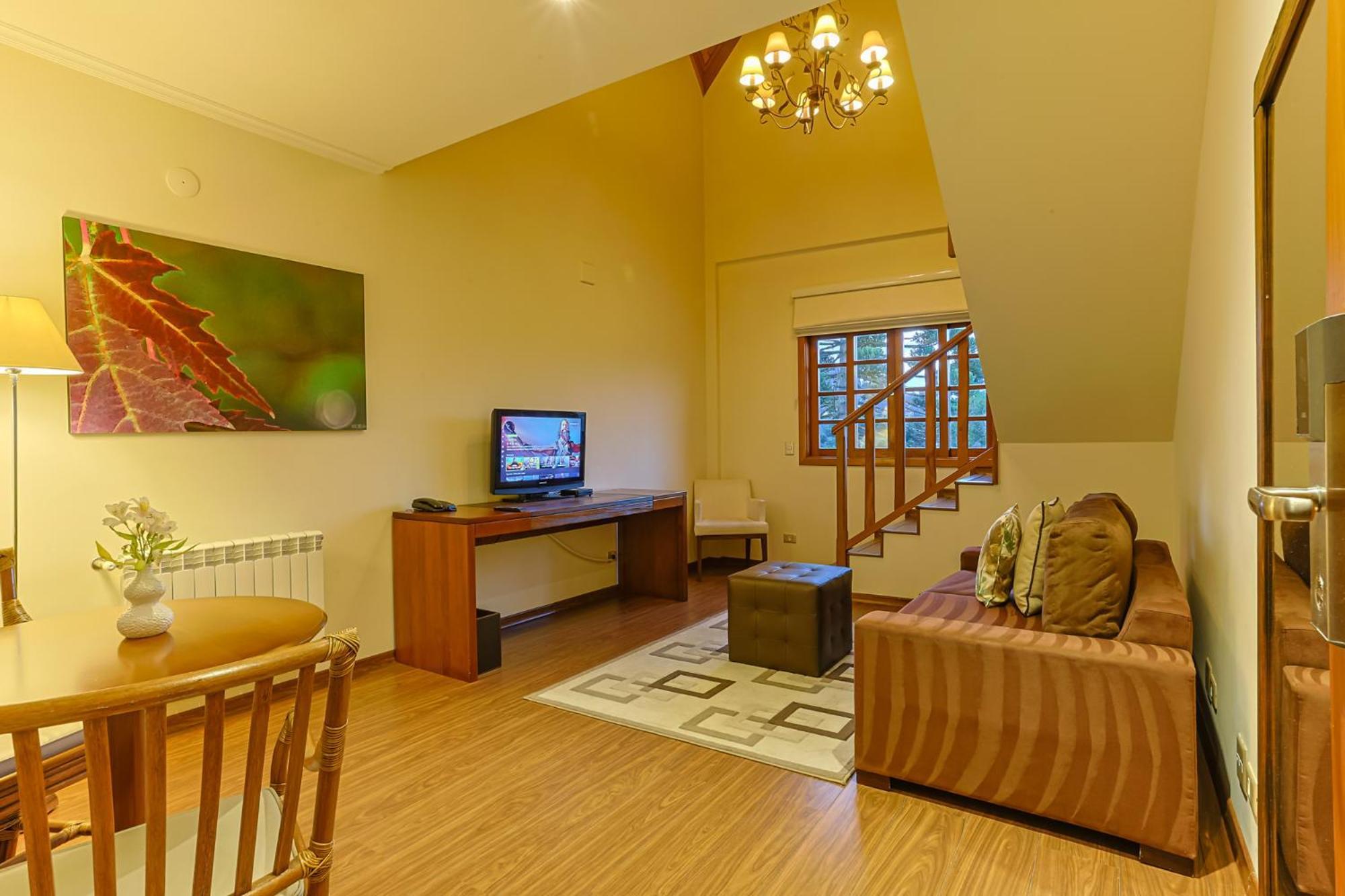 Duplex Suite Spa Bath Fireplace