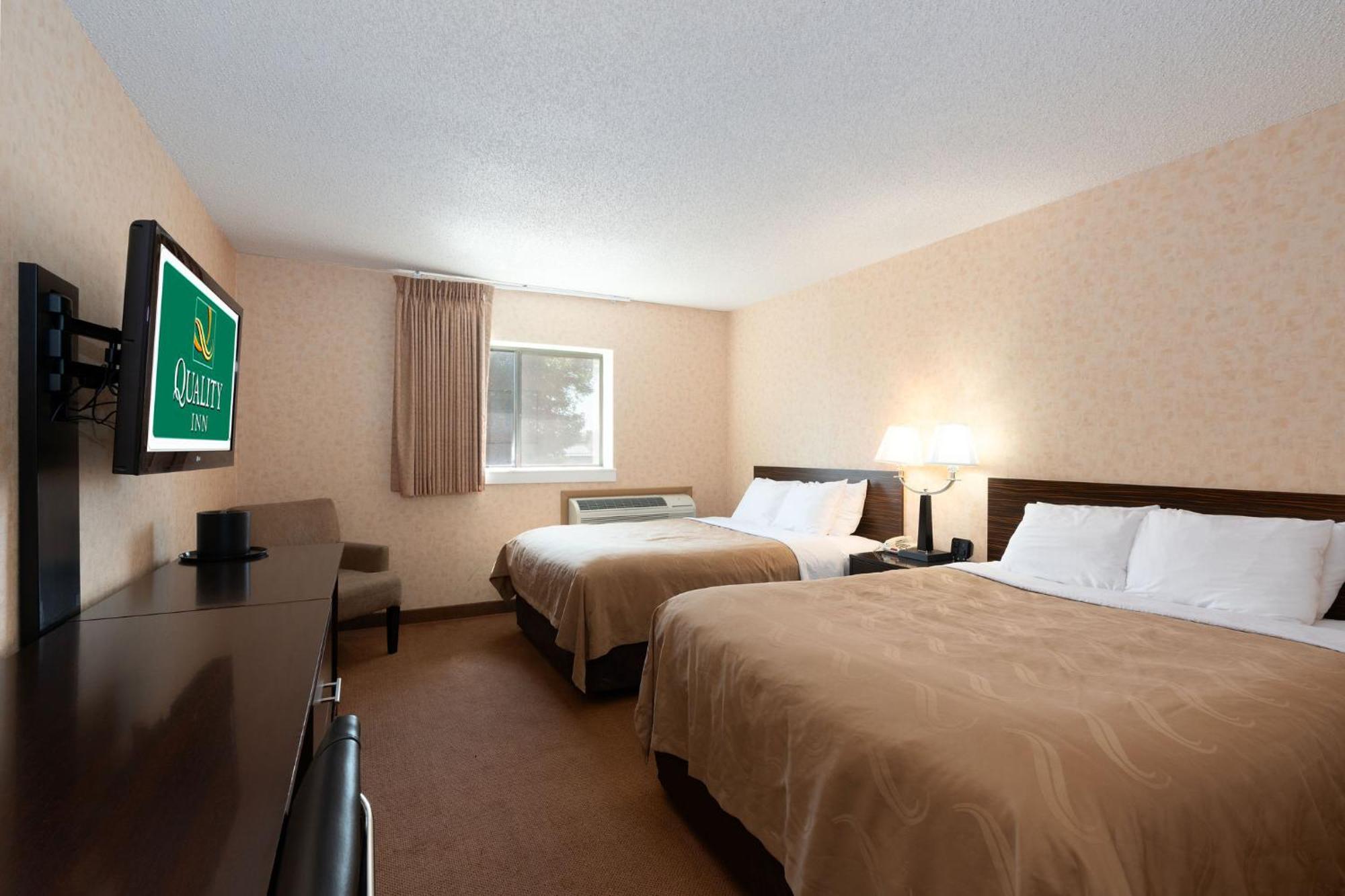 Queen Room with Two Queen Beds - Accessible/Non-Smoking,1668063925:JPEG