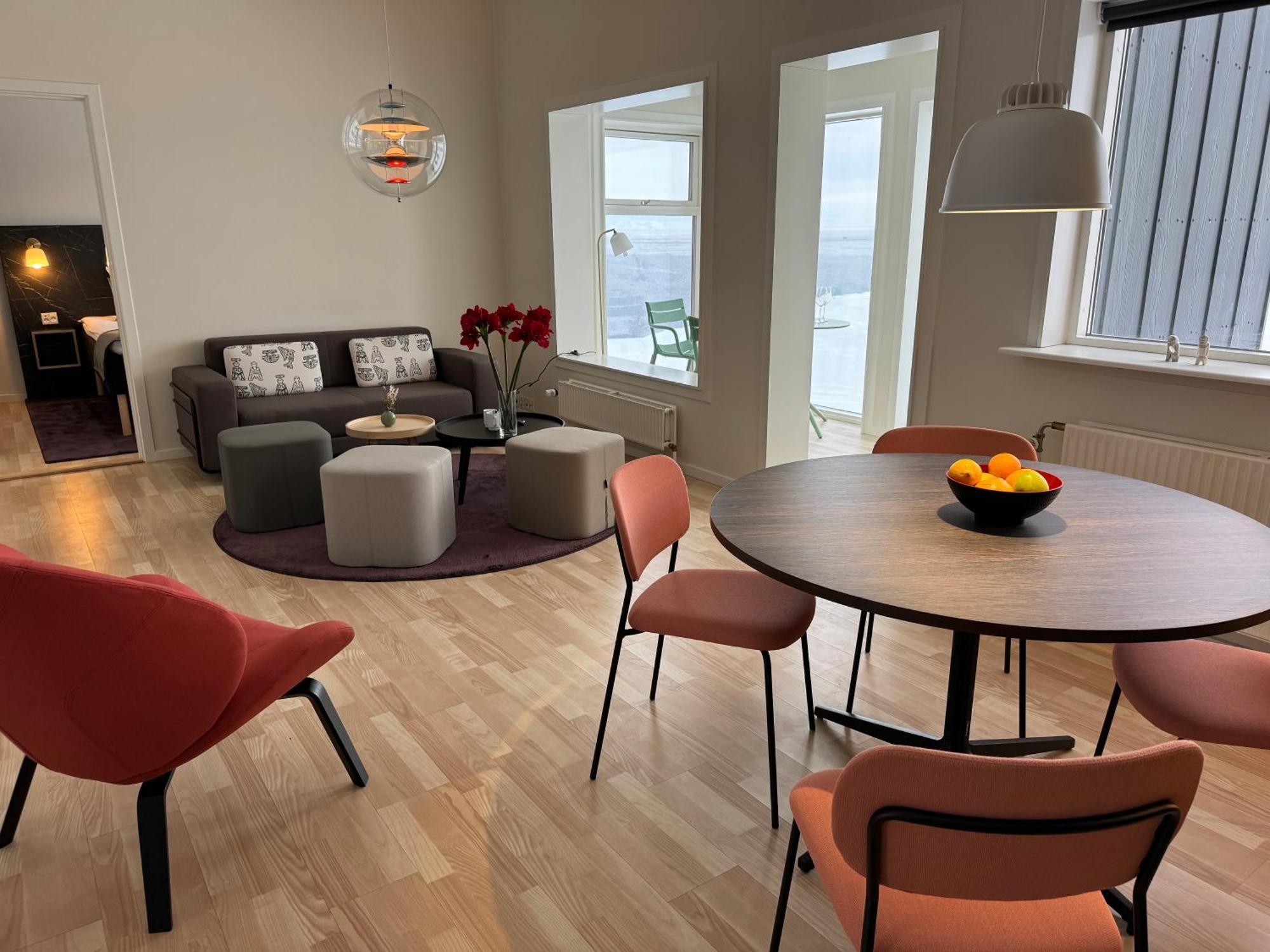 Deluxe One-Bedroom Apartment Ocean View