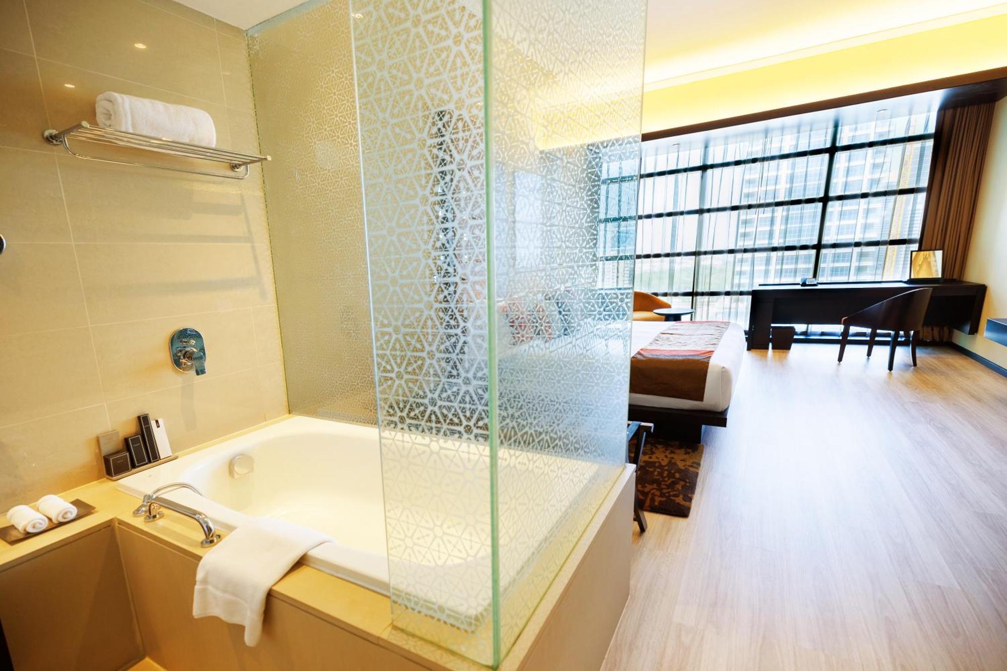 Deluxe Room one King Bed Non Smoking