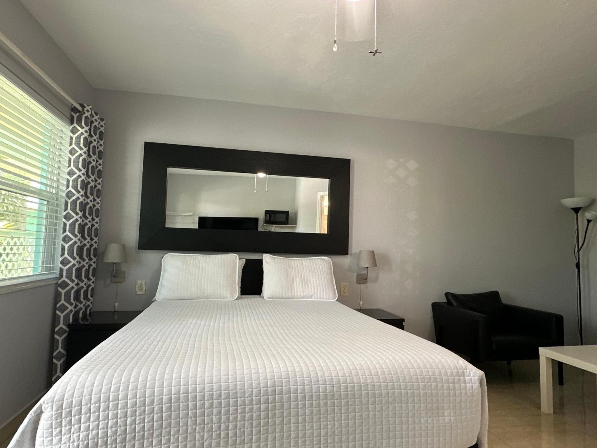 Standard Queen Room