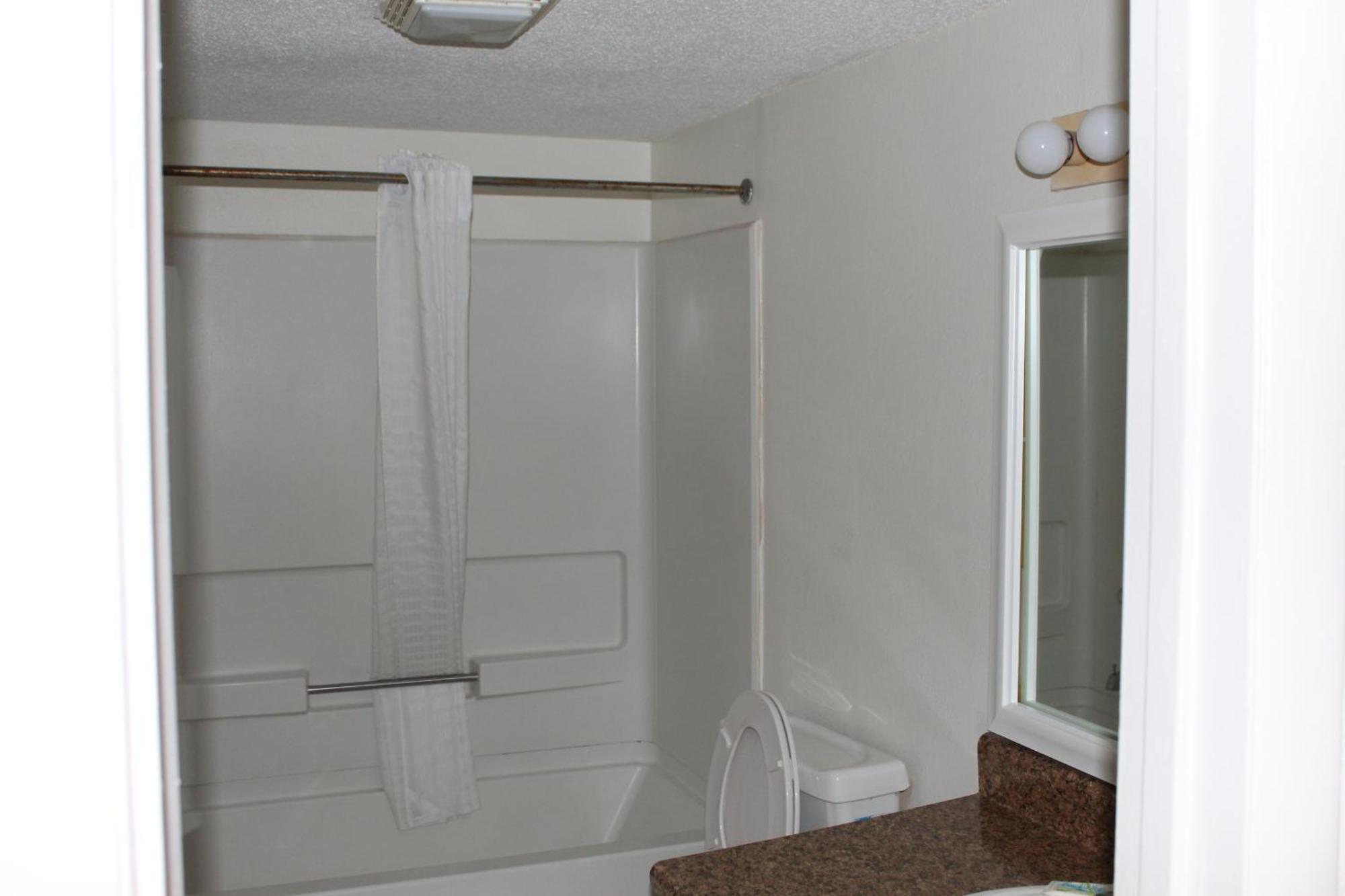 Oceanfront 2 Queen Beds No Balcony