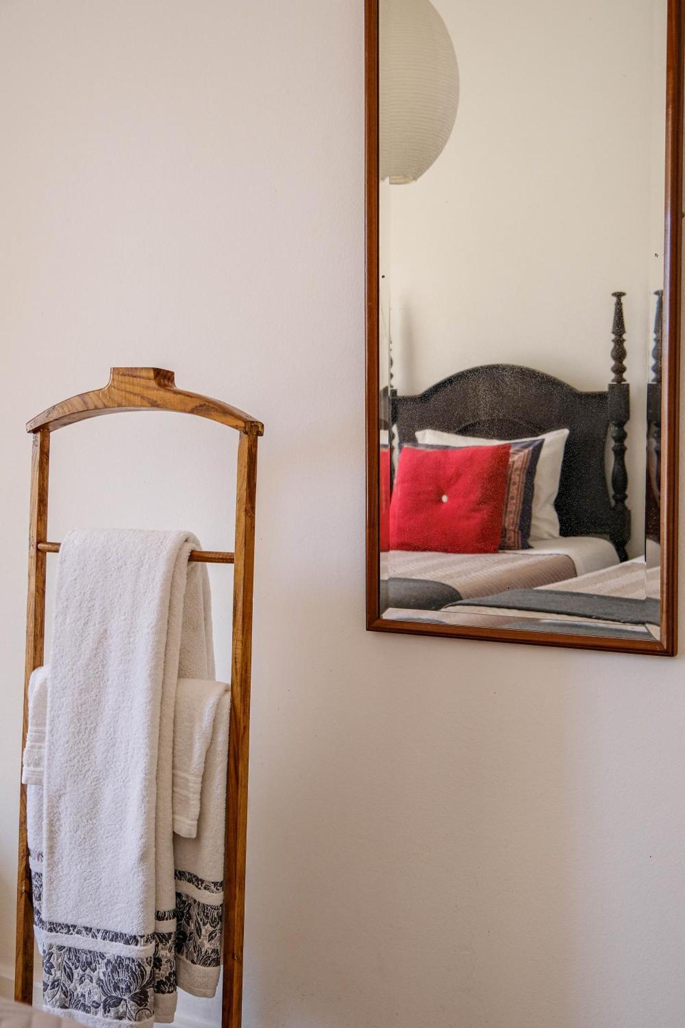 Twin Room Private External Bathroom