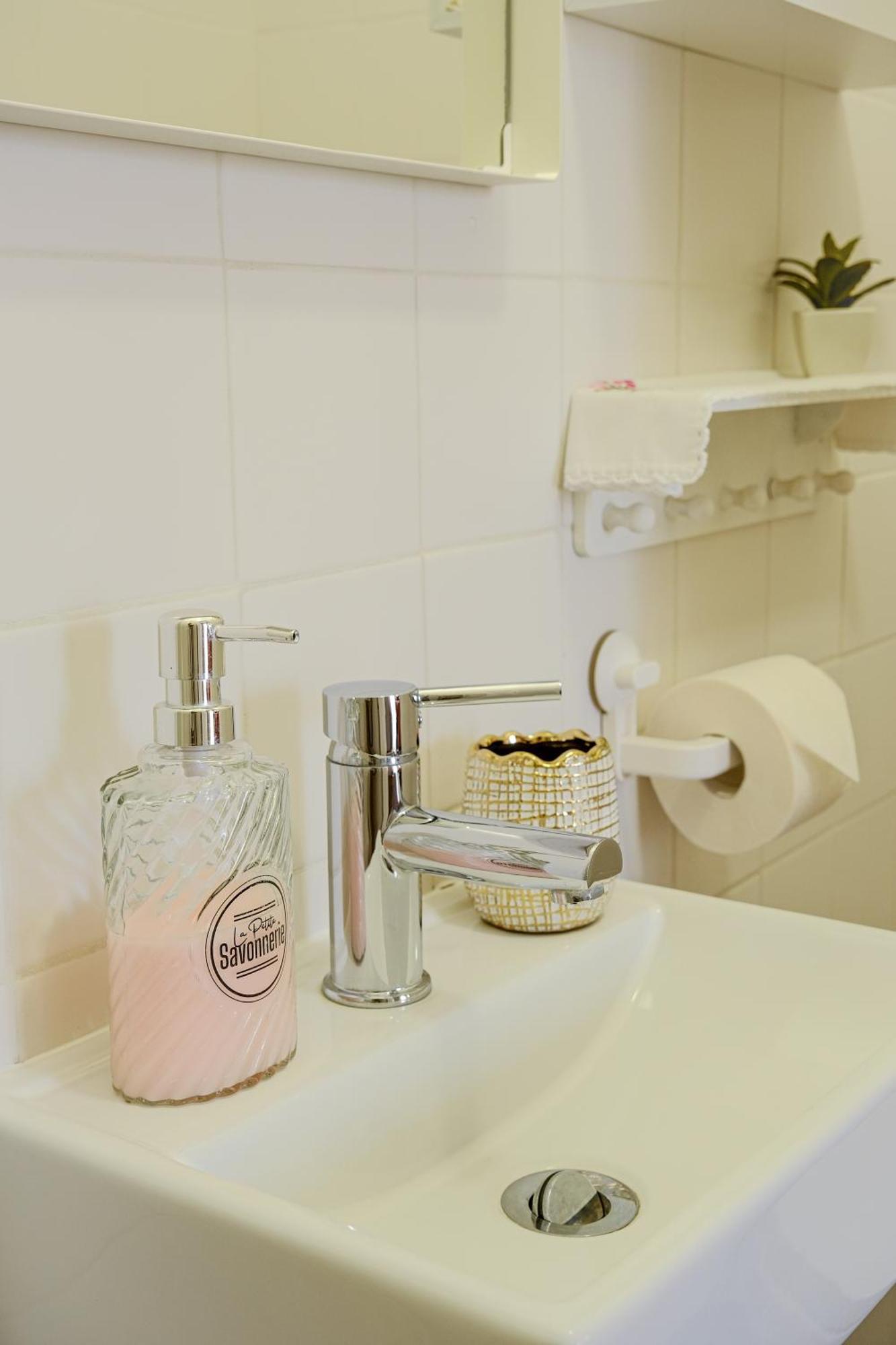 Double Room Private Bathroom