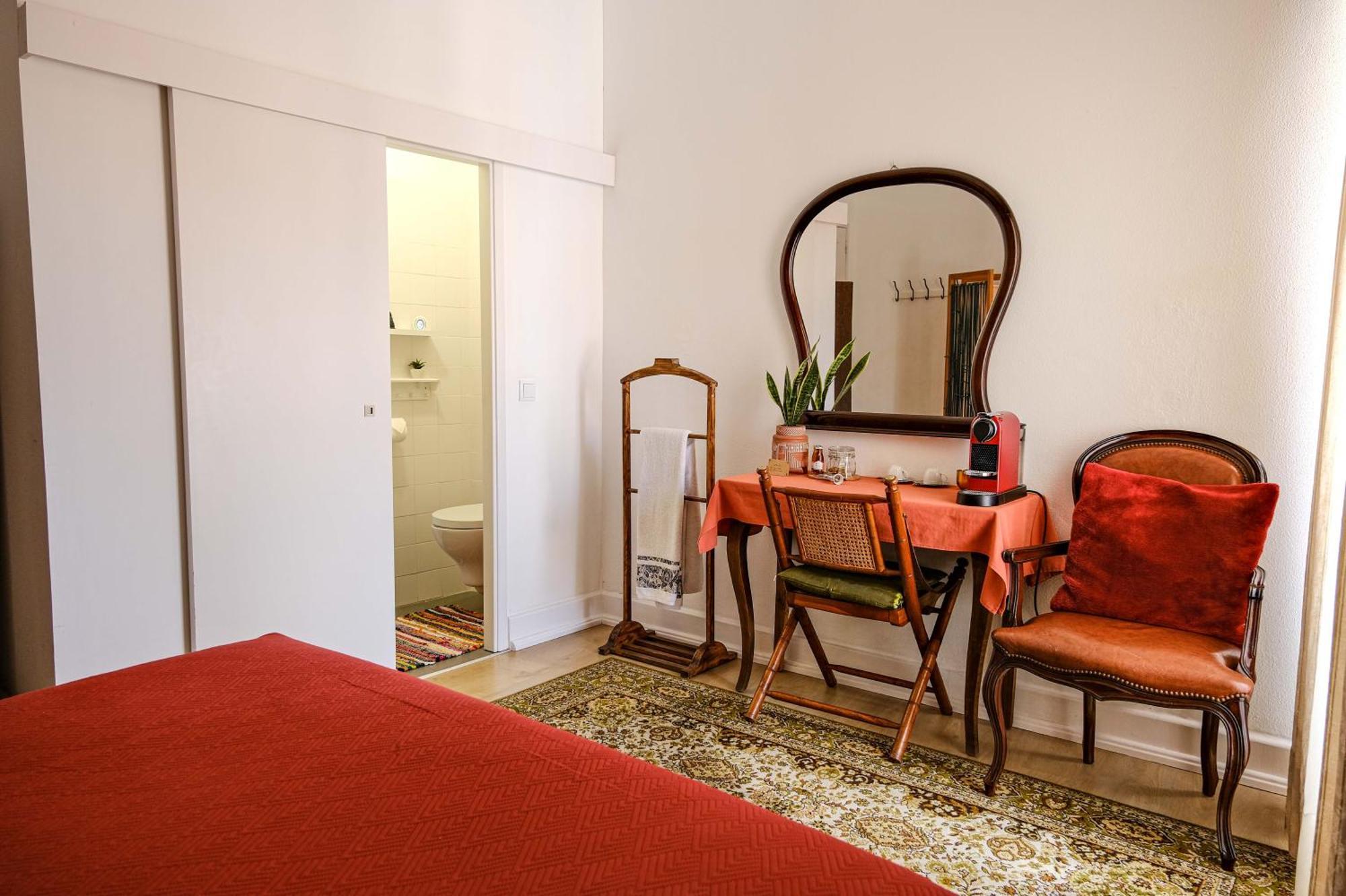 Double Room Private Bathroom