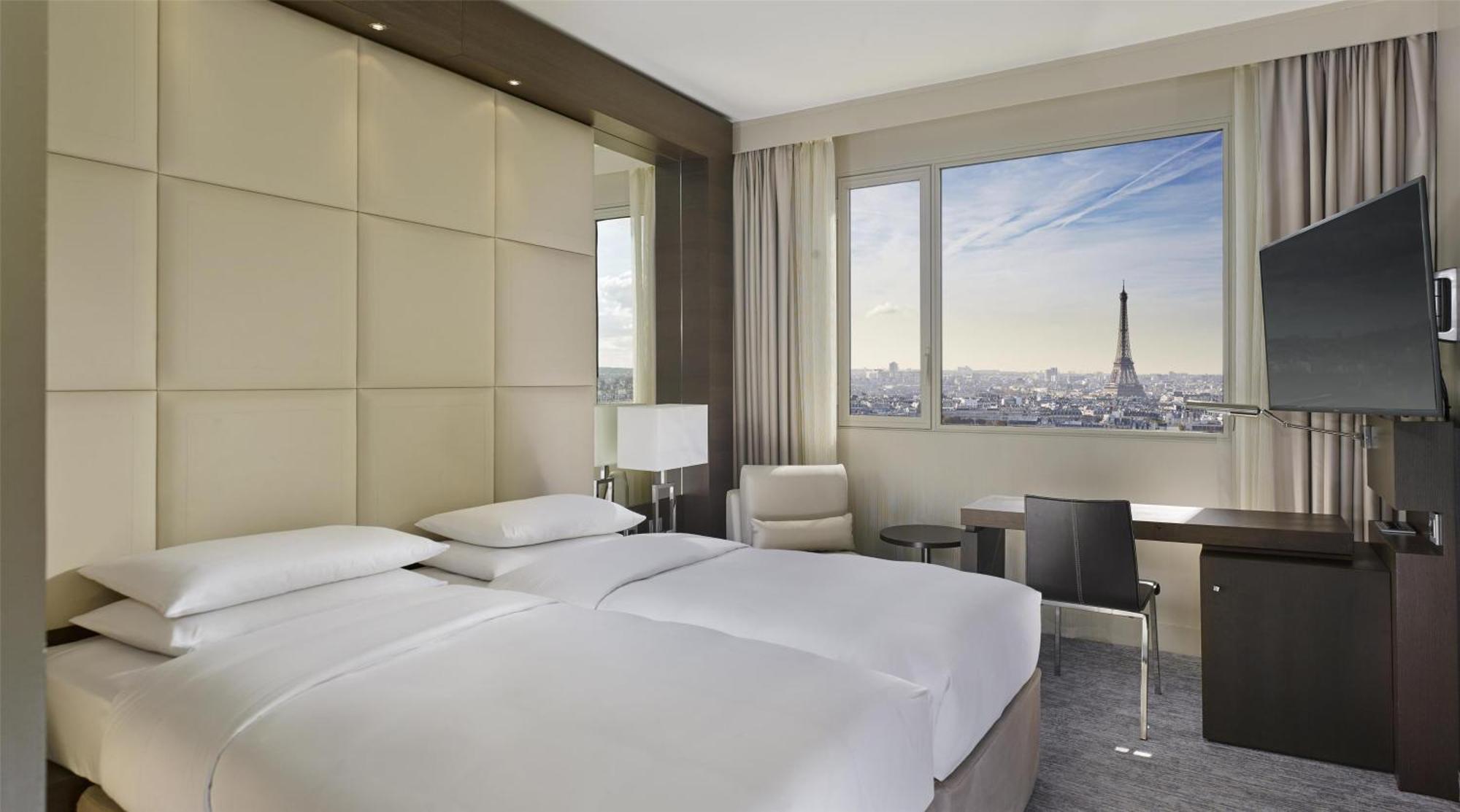 King Room Eiffel Tower View
