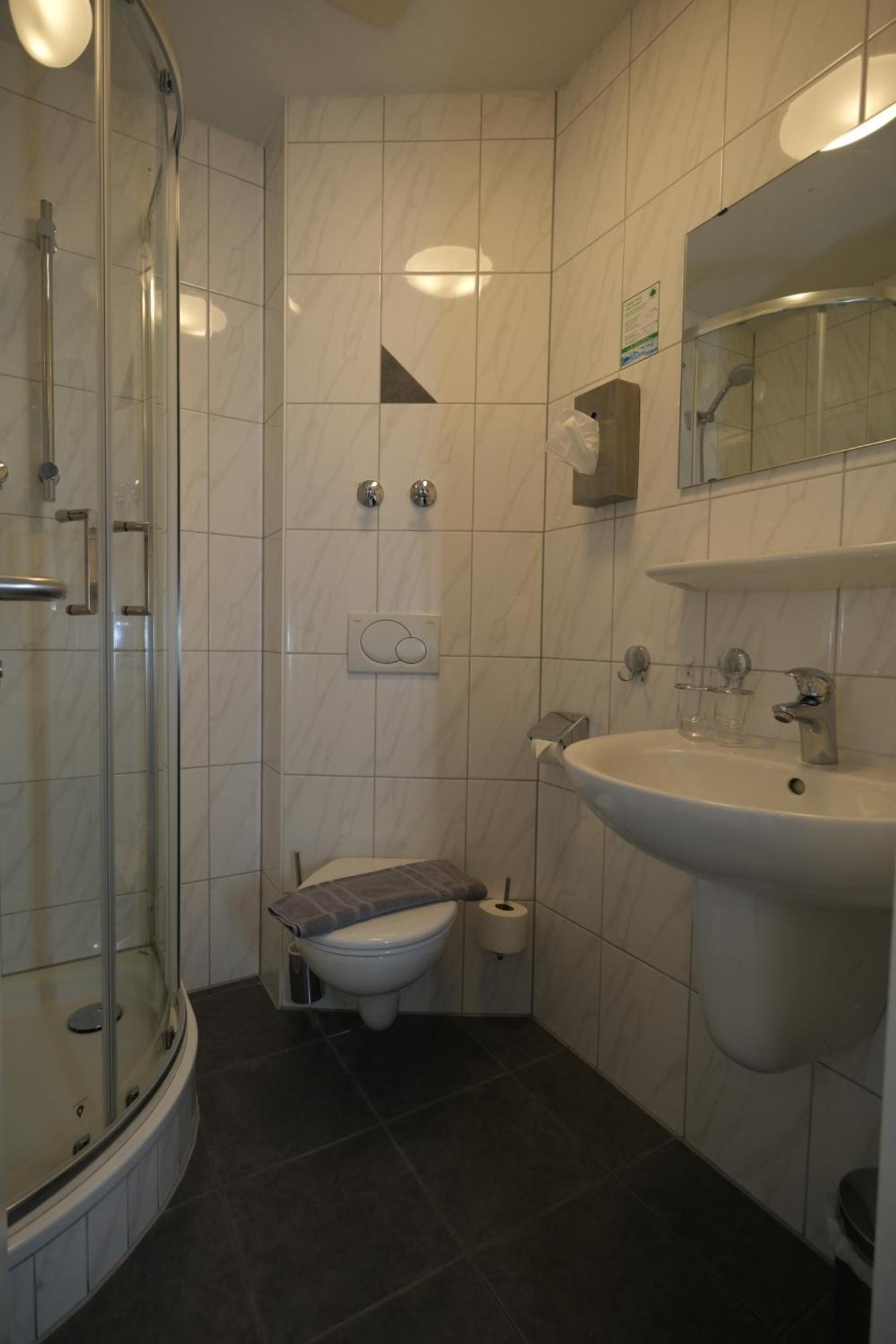 Basic Double Room