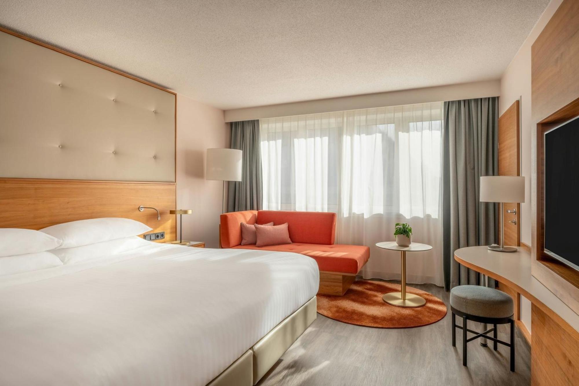 Executive Room M Club lounge access Guest room 1 King