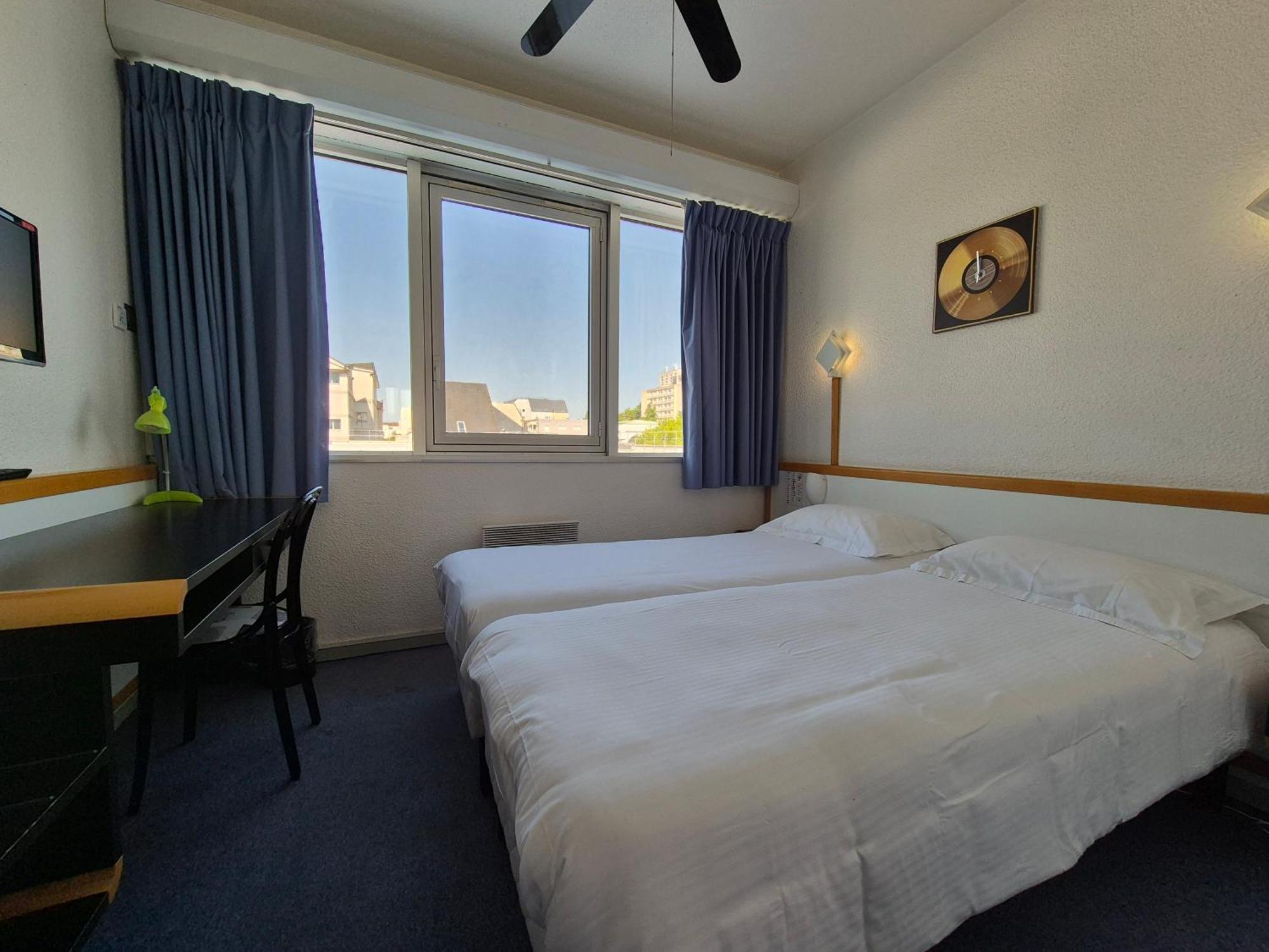 Standard Twin Room,1669011092:JPEG
