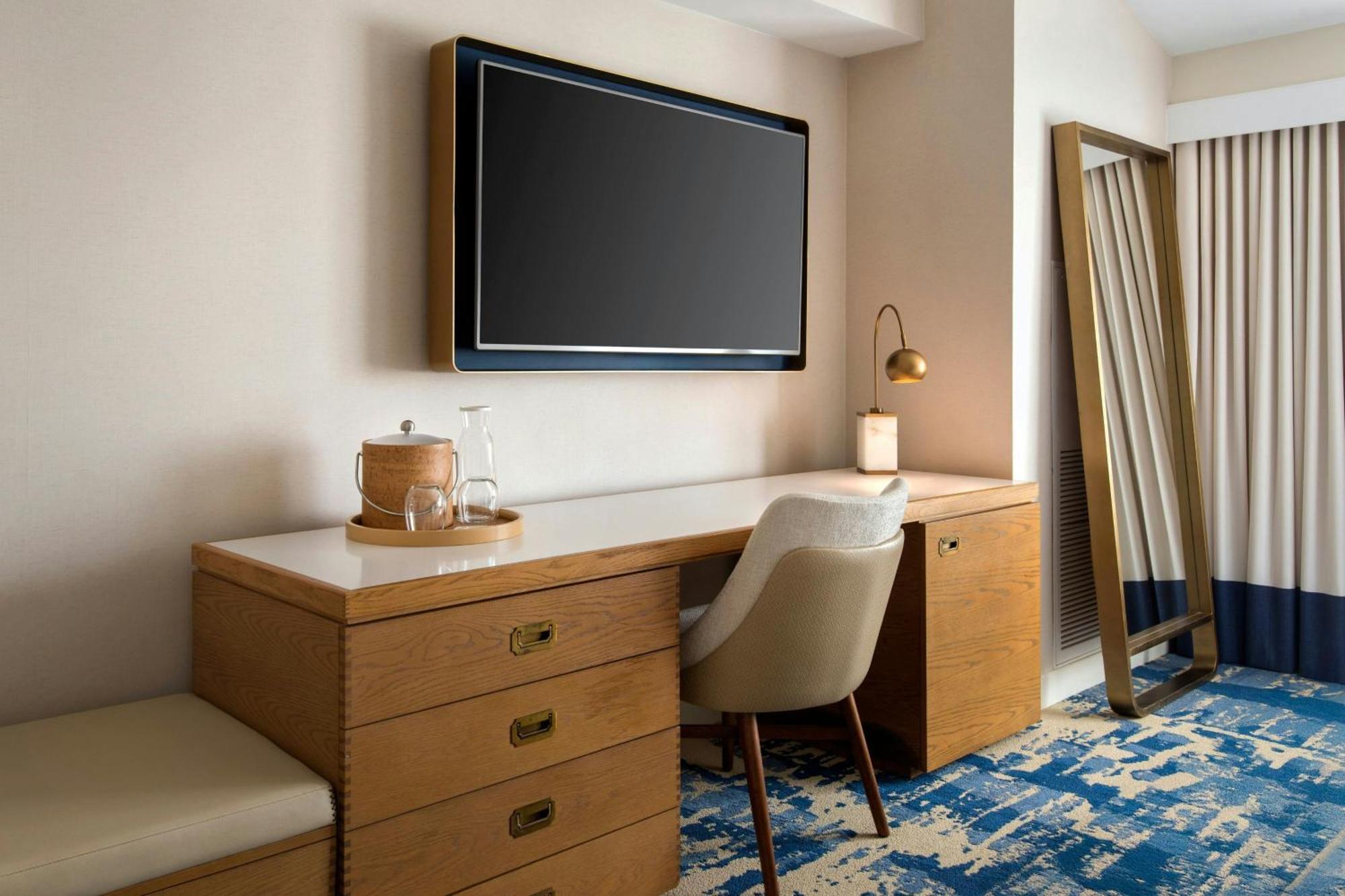 Queen Room Water View