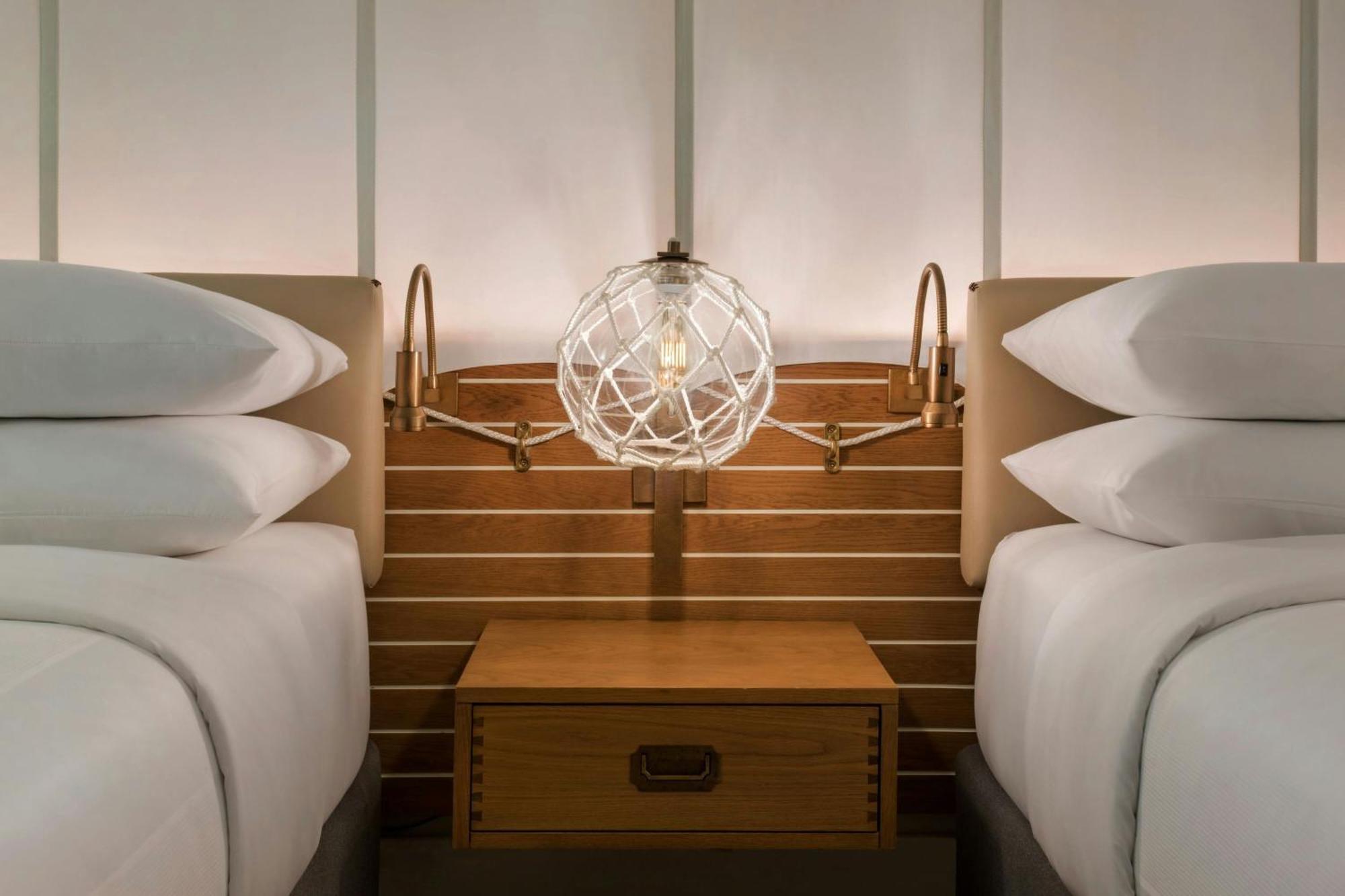 Queen Room Water View