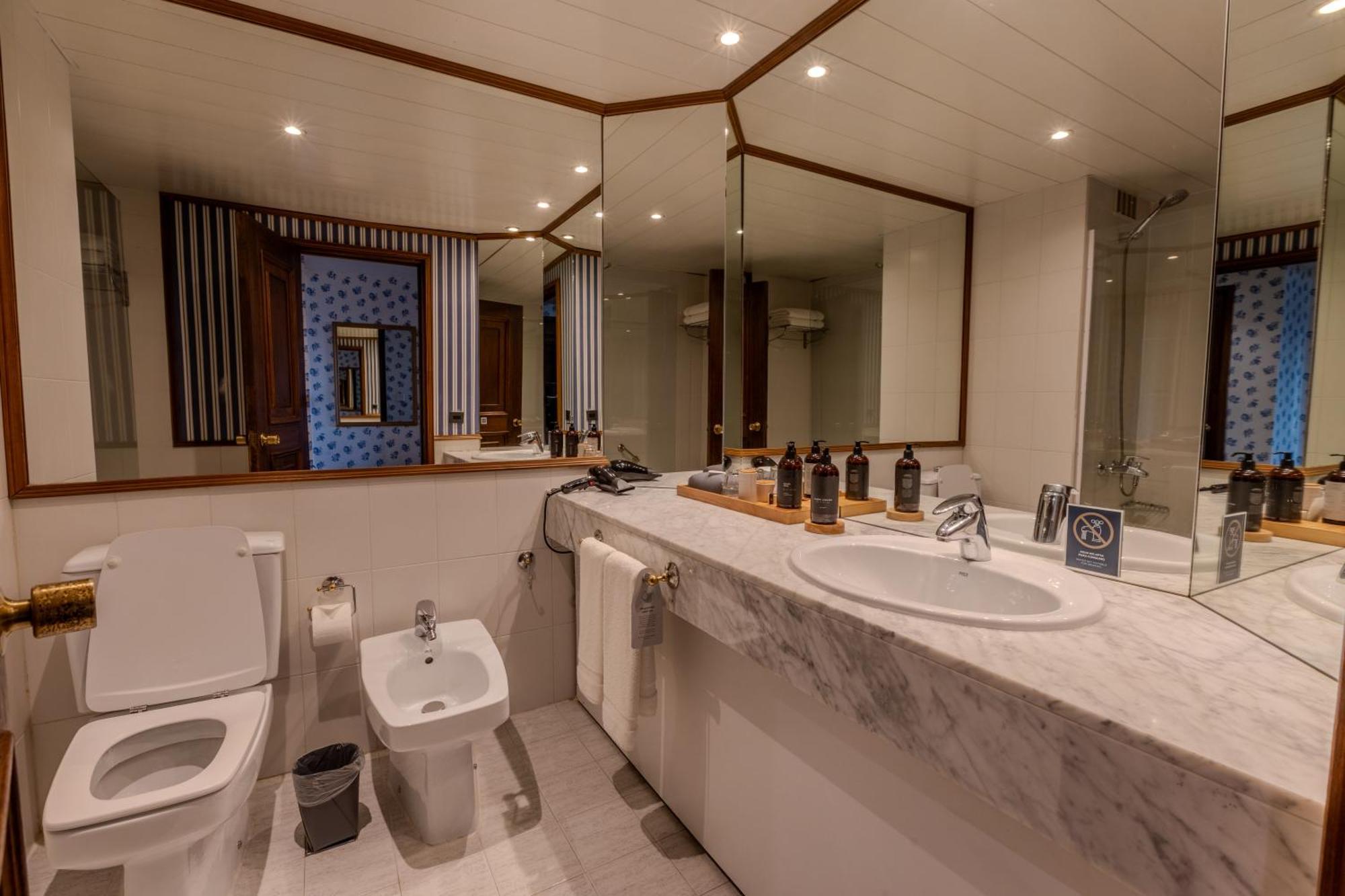 Junior Suite Canal View