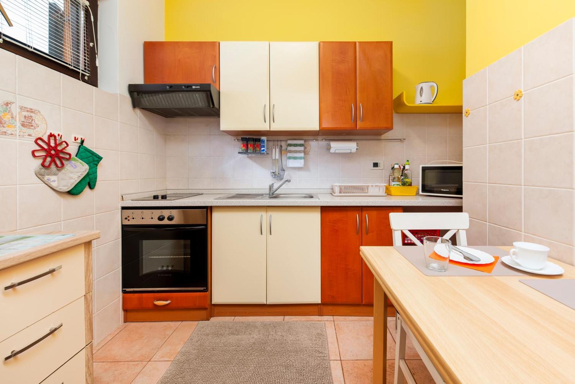 One-Bedroom Apartment