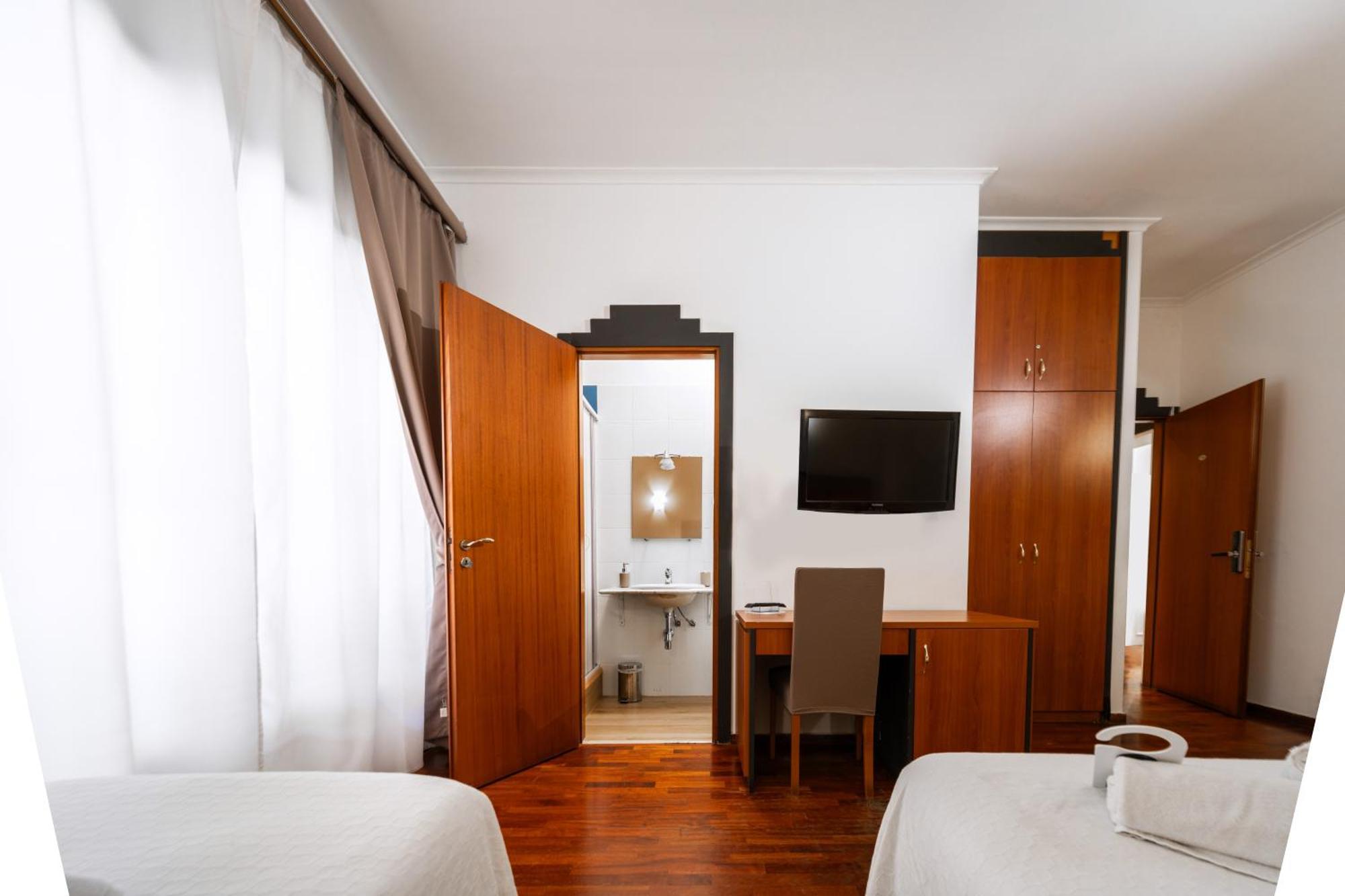 Triple Room Private Bathroom