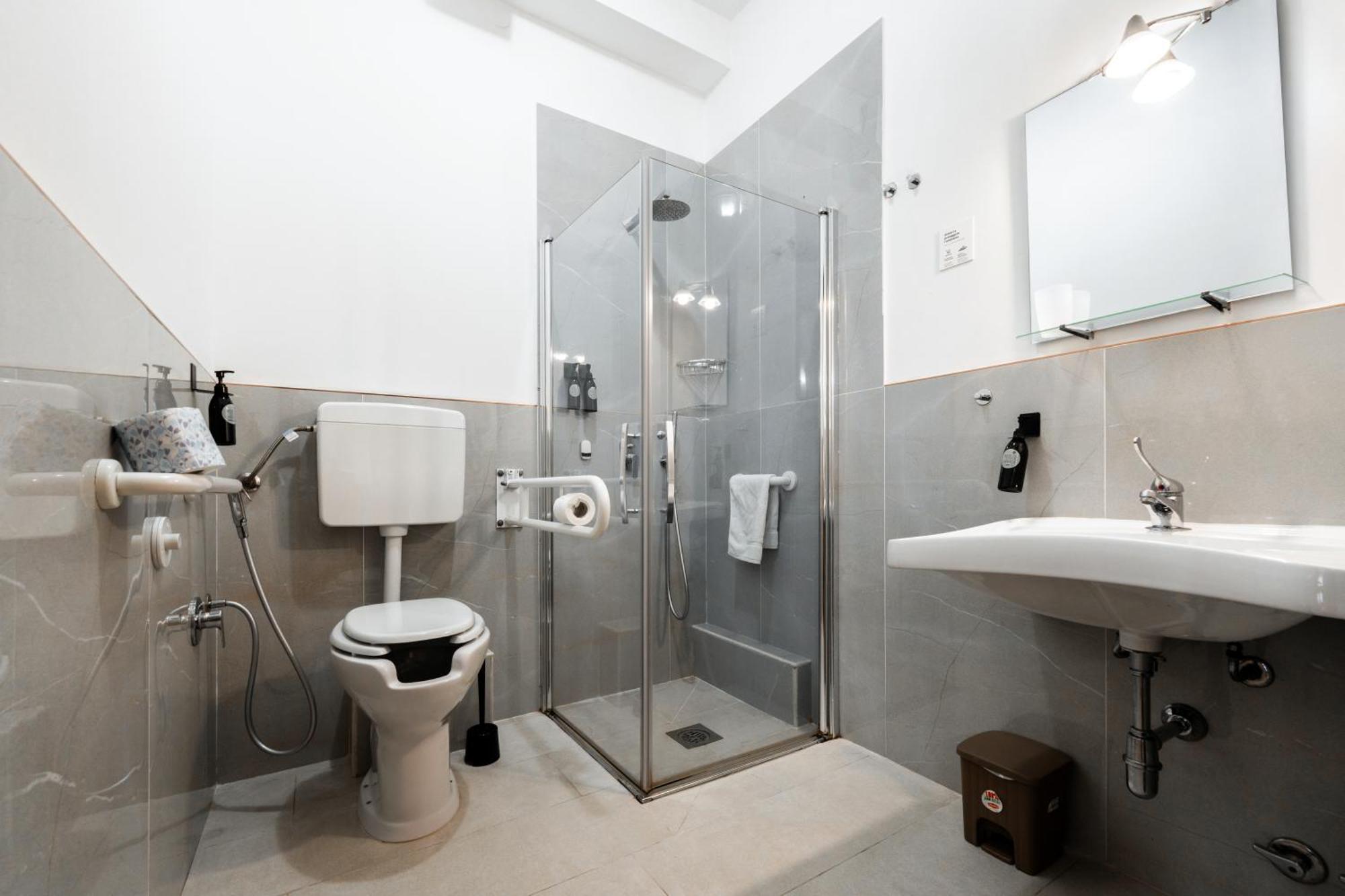 Triple Room Private Bathroom