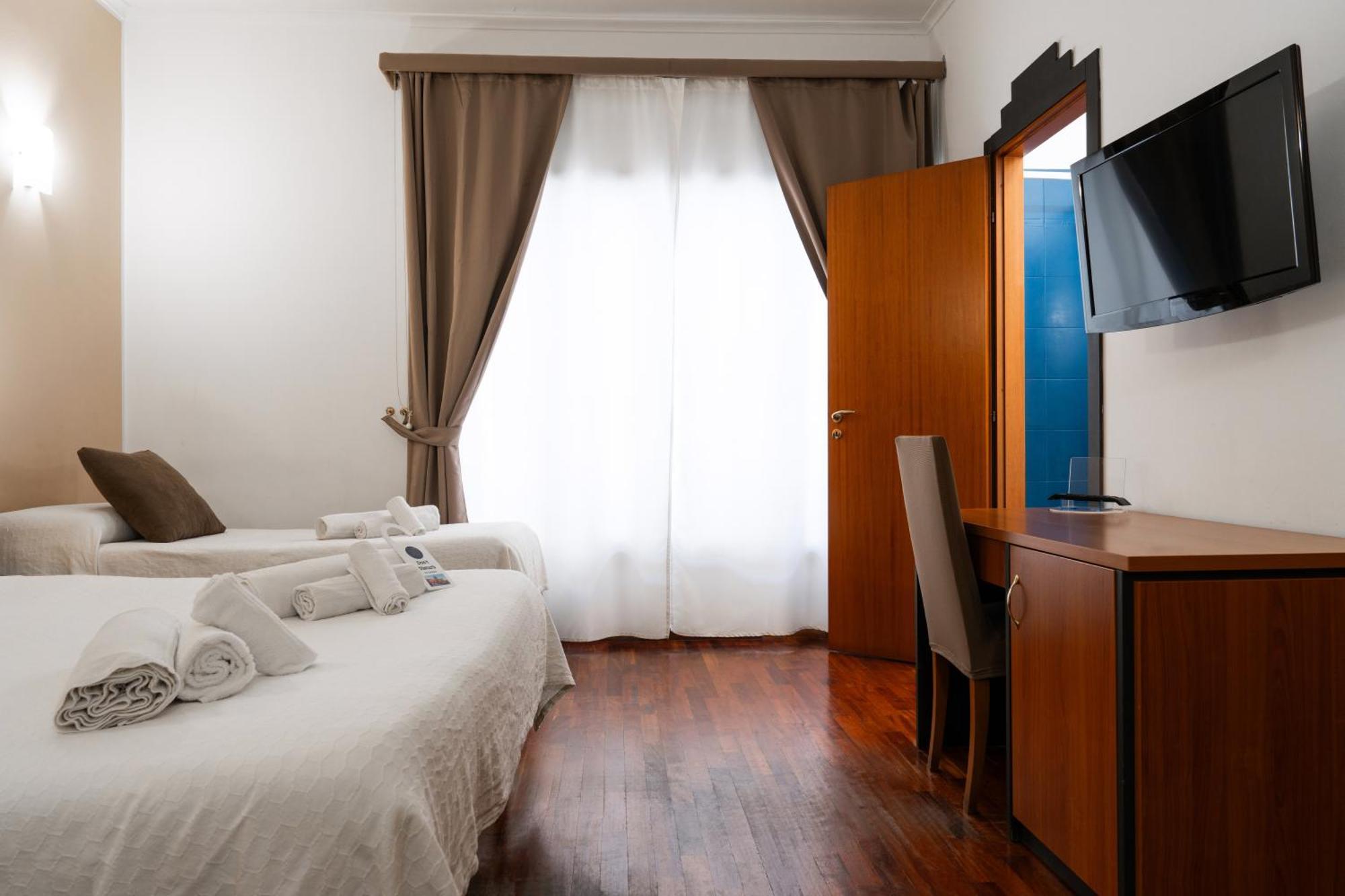 Triple Room Private Bathroom