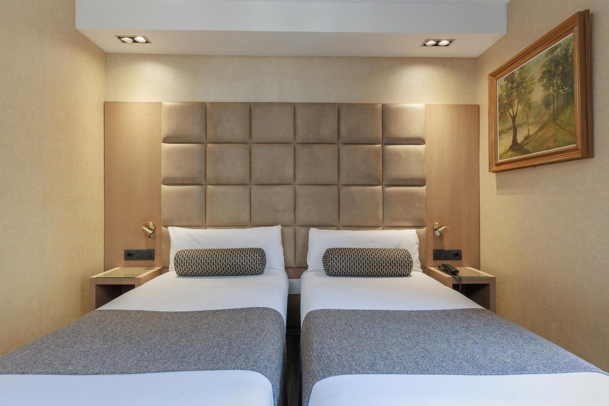 Double or Twin Room,1669814840:JPEG