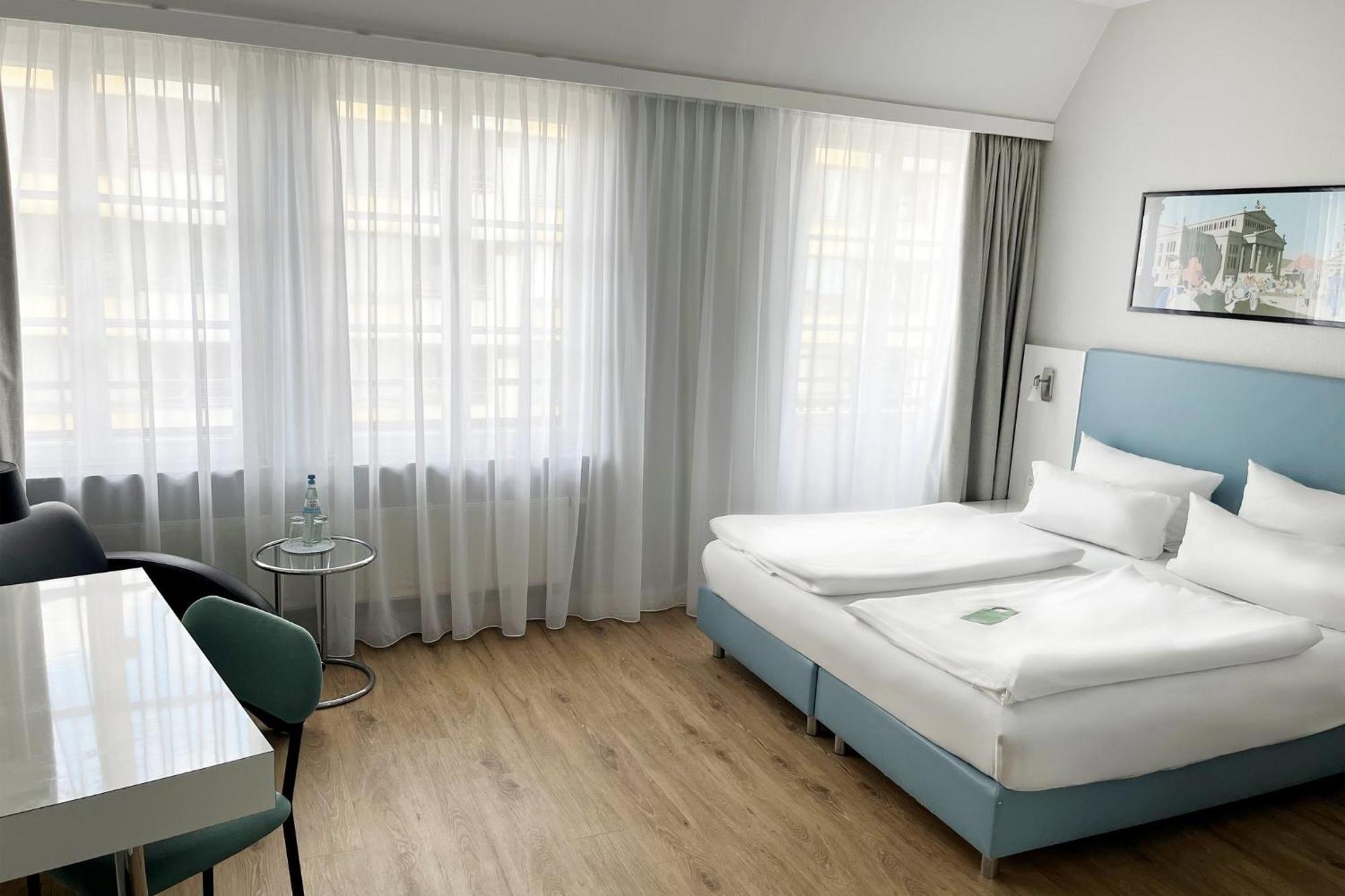 Standard Queen Room