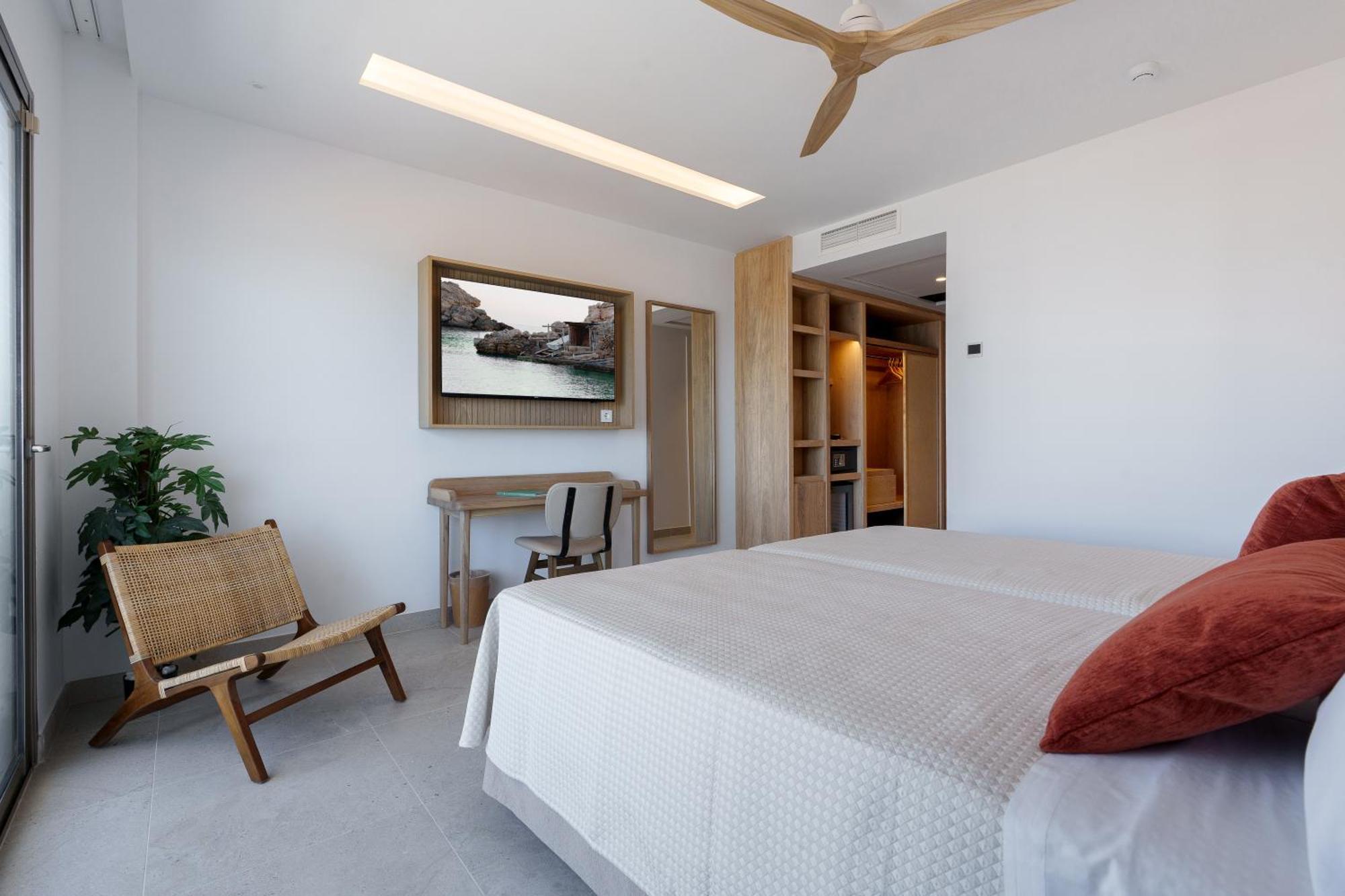 Double or Twin Room Balcony
