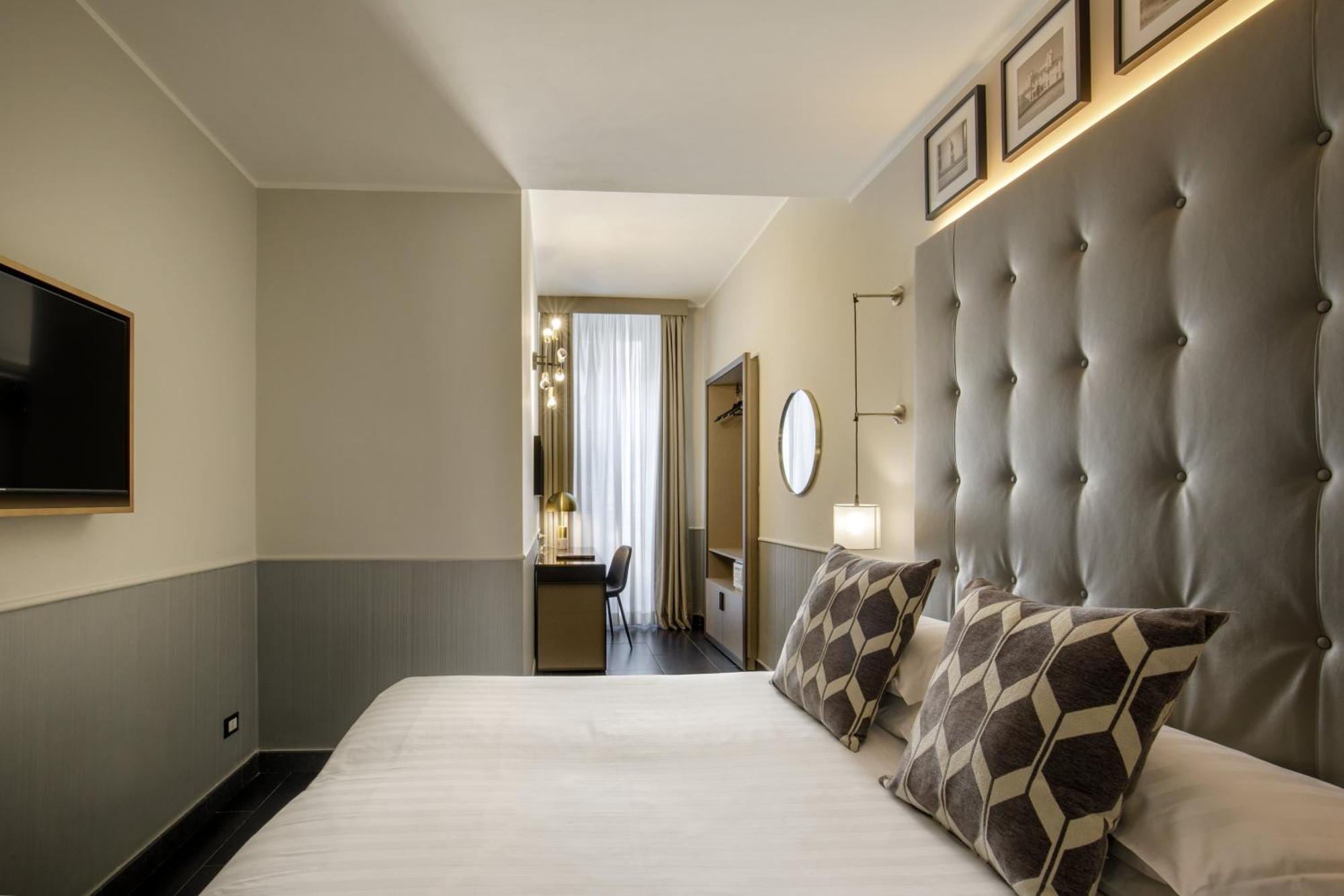 Standard Double Room Via del Corso 81,1669818209:JPEG