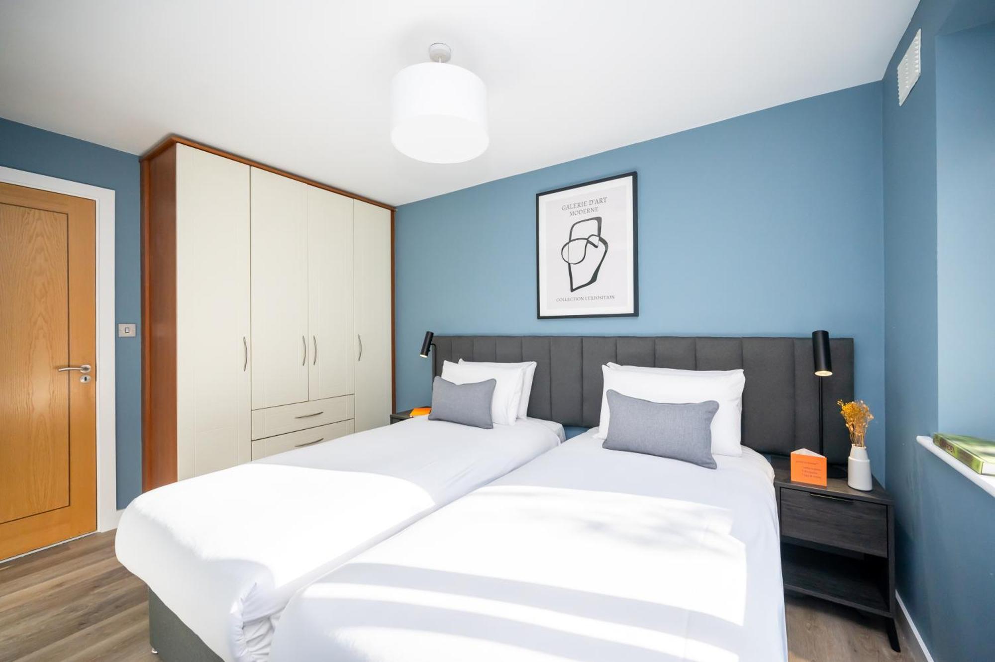 Three-Bedroom Apartment Penthouse
