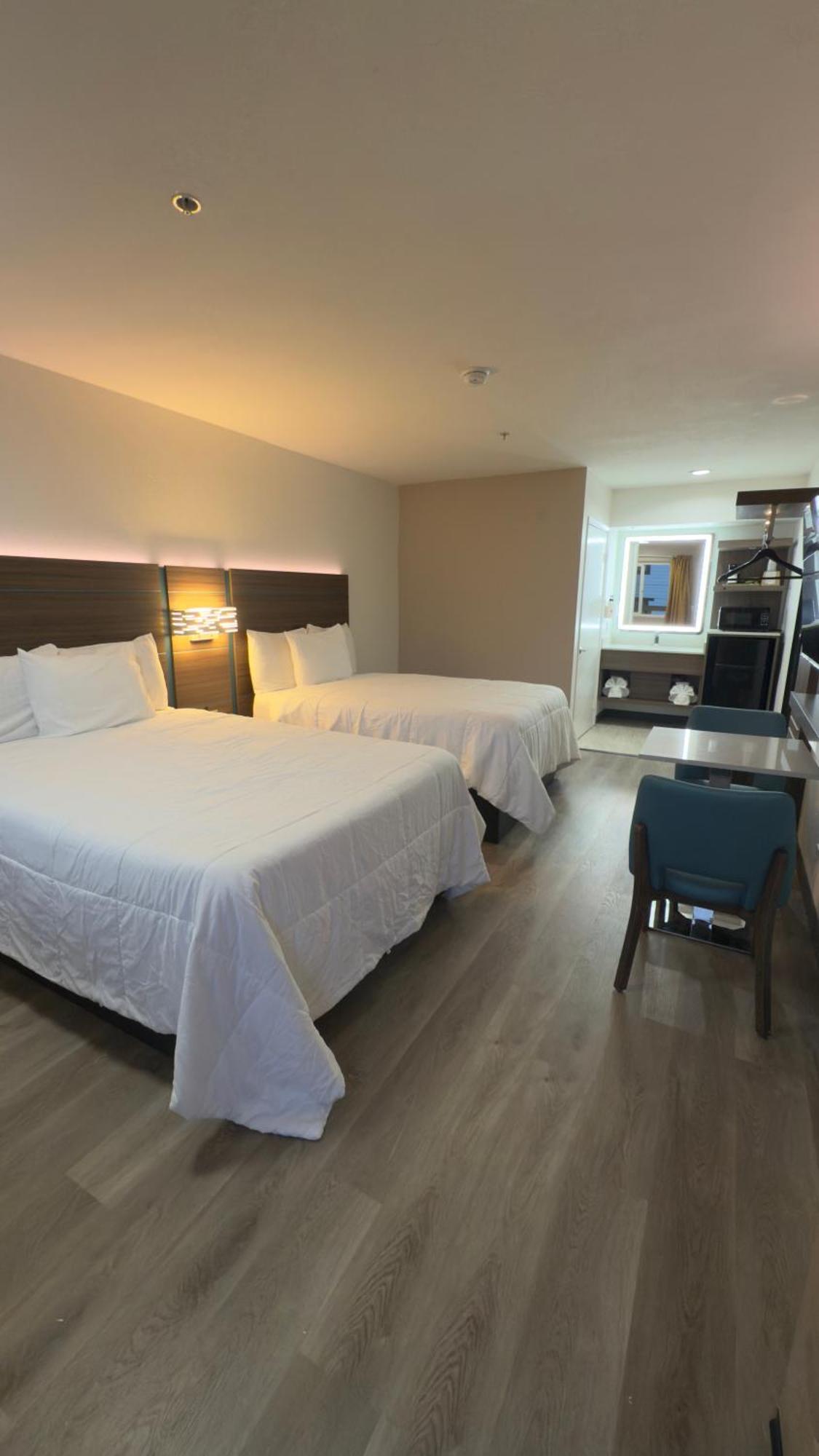 Double Room Two Double Beds Non-Smoking