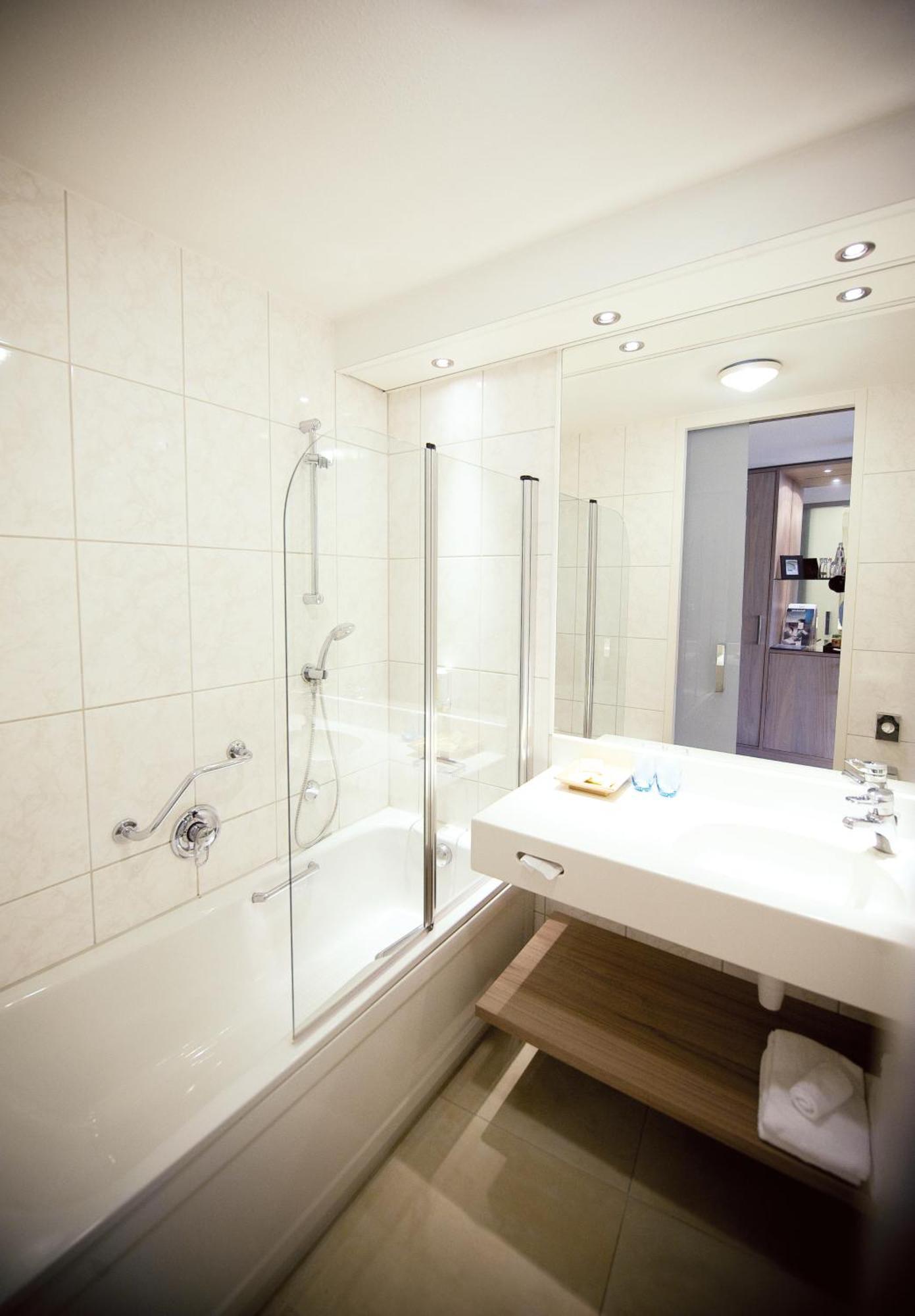 Deluxe Double or Twin Room Spa Access