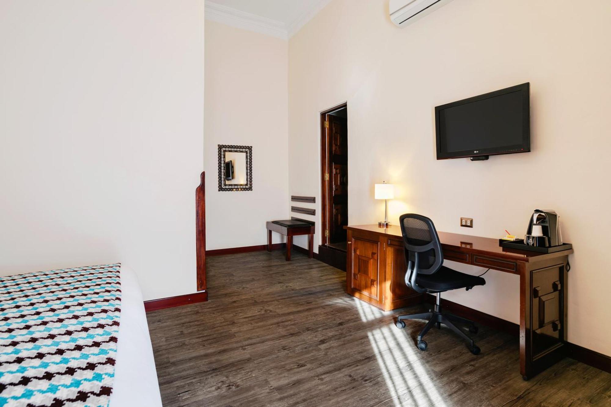 Colonial Matrimonial Room