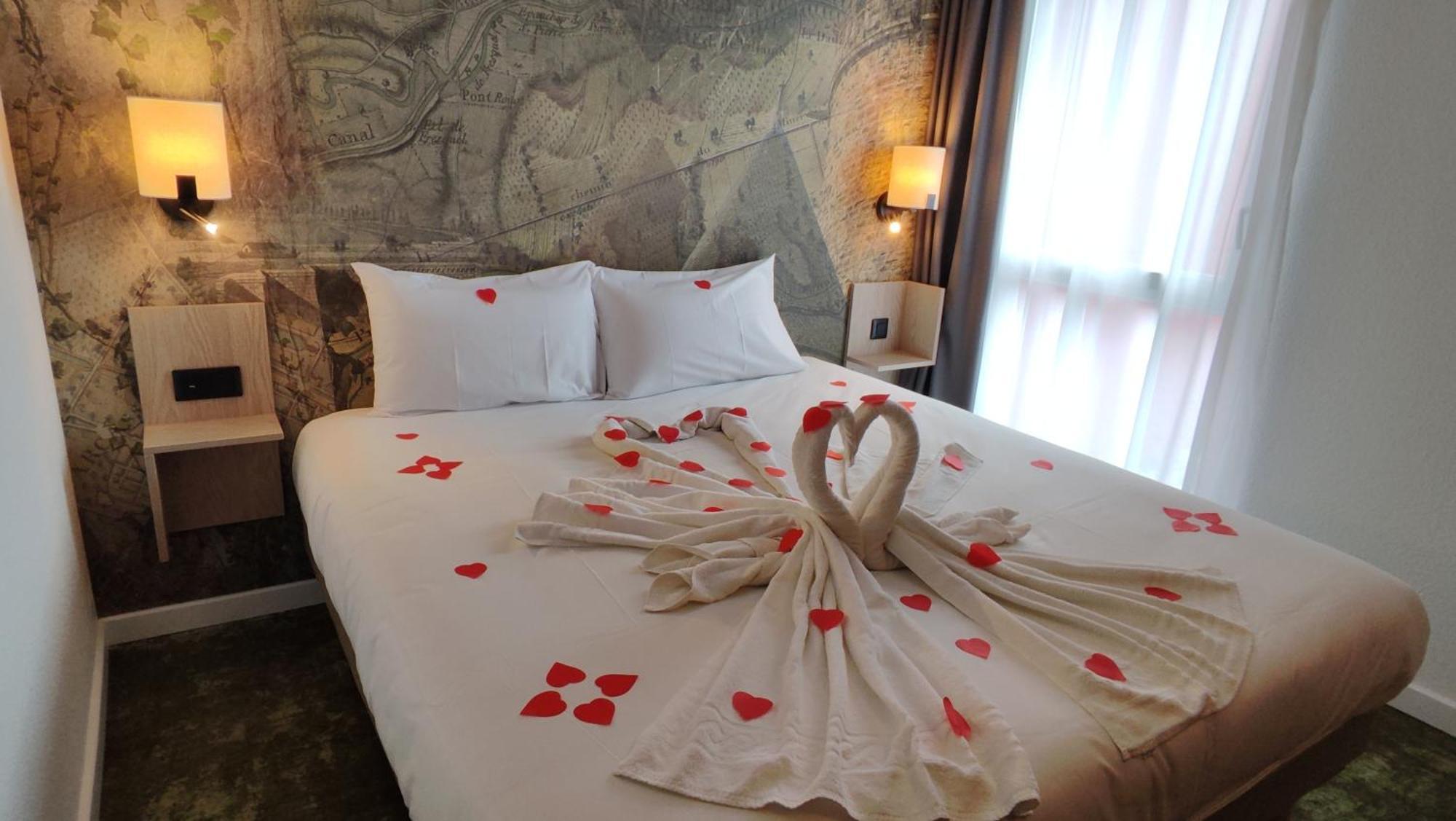 Double Room,1742713467:JPEG