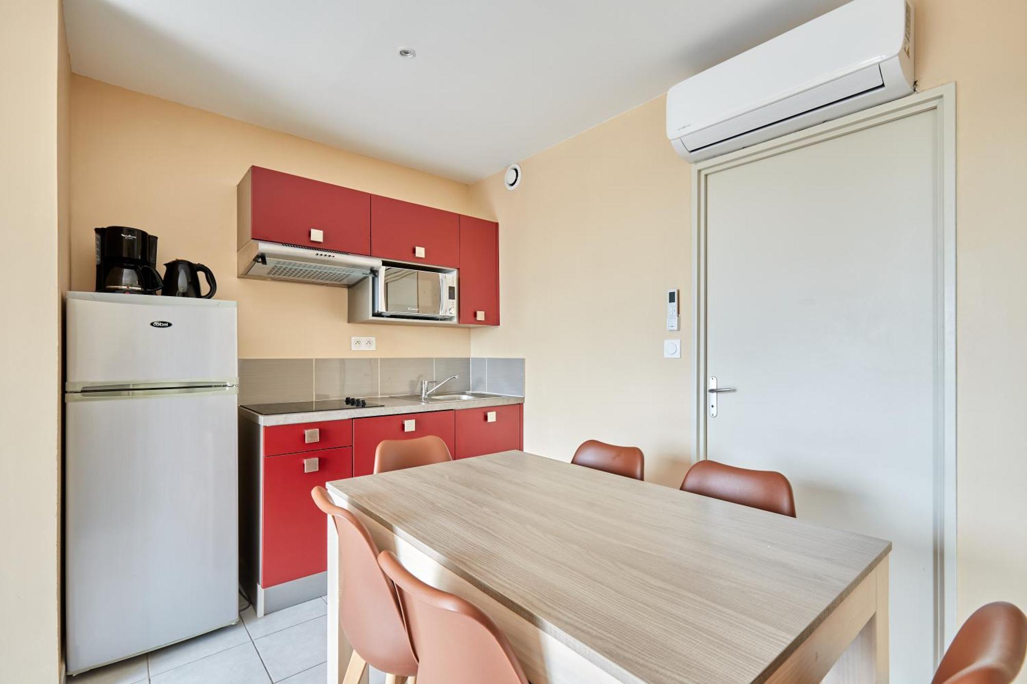 Two-Bedroom Apartment Pool Side
