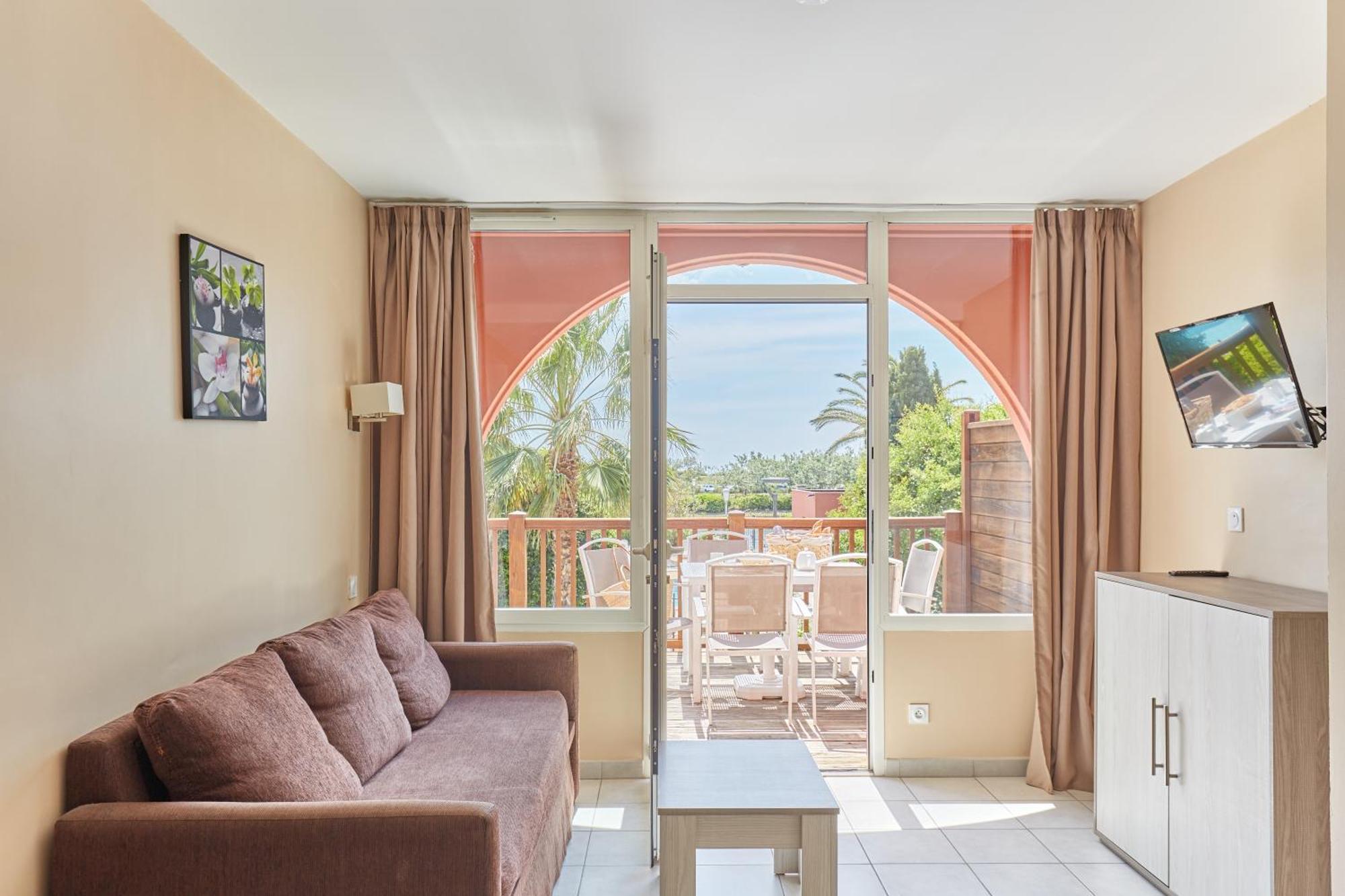 Two-Bedroom Apartment Pool Side