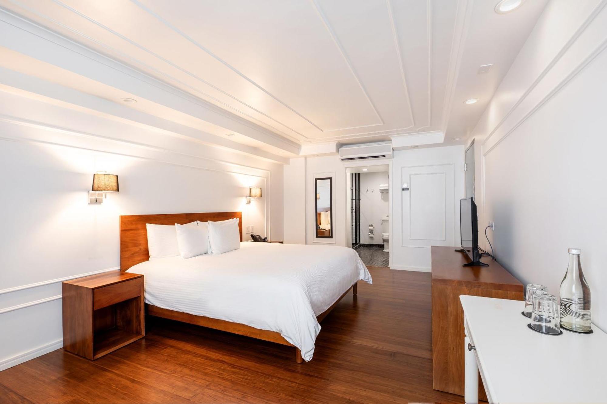 Premium Room King Bed