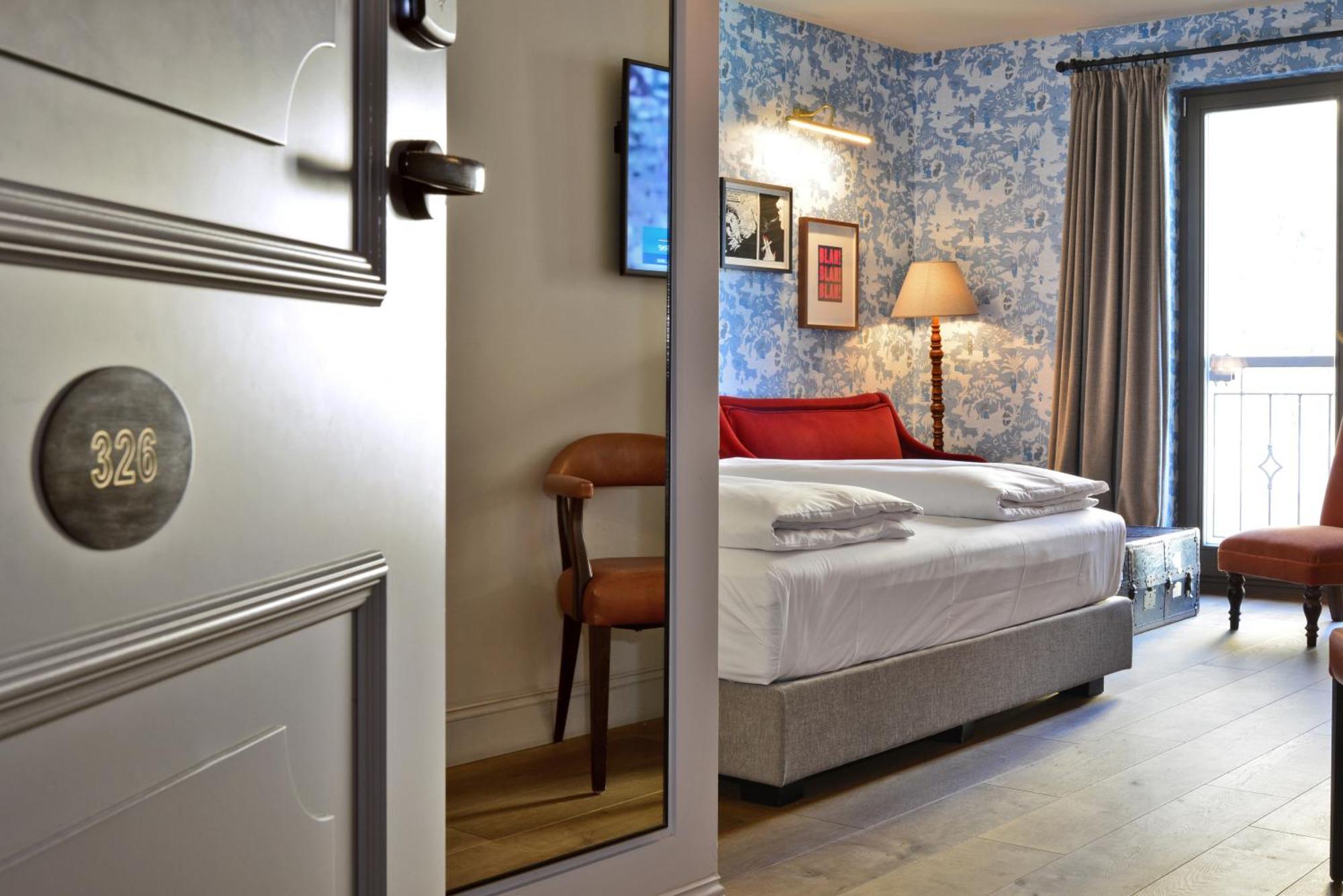 Corner Suite