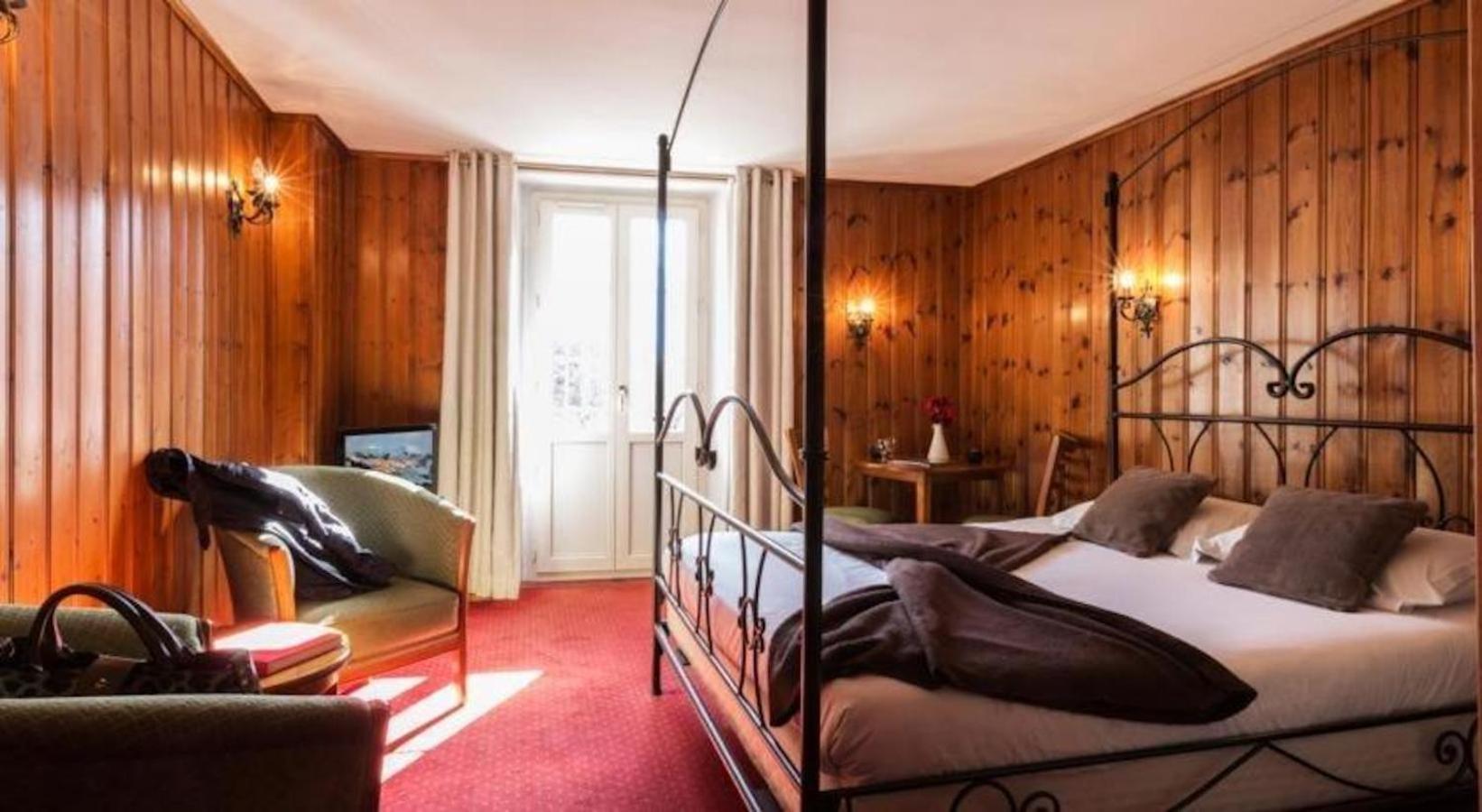 Double Room Mountain View