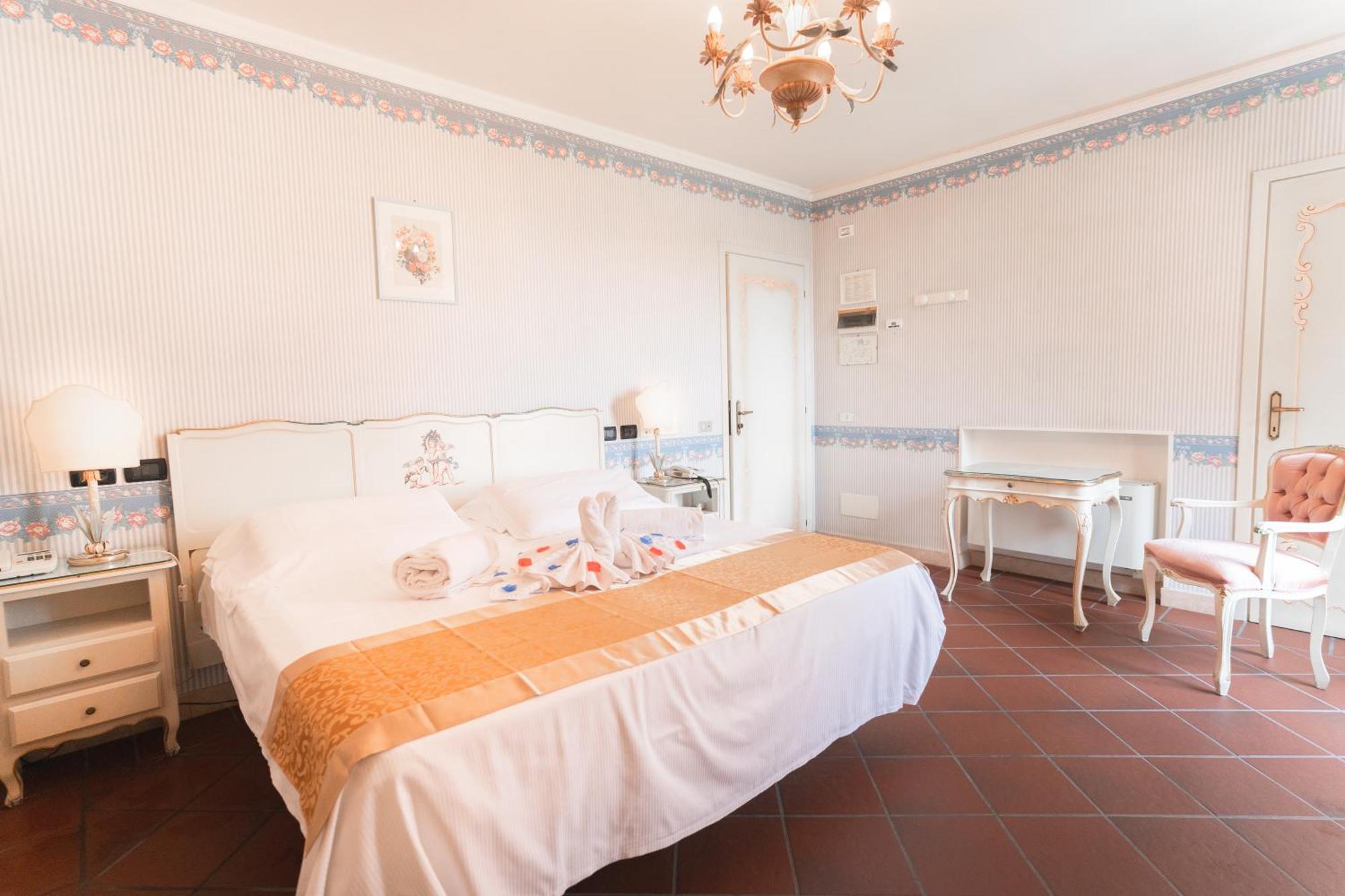 Classic Double or Twin Room