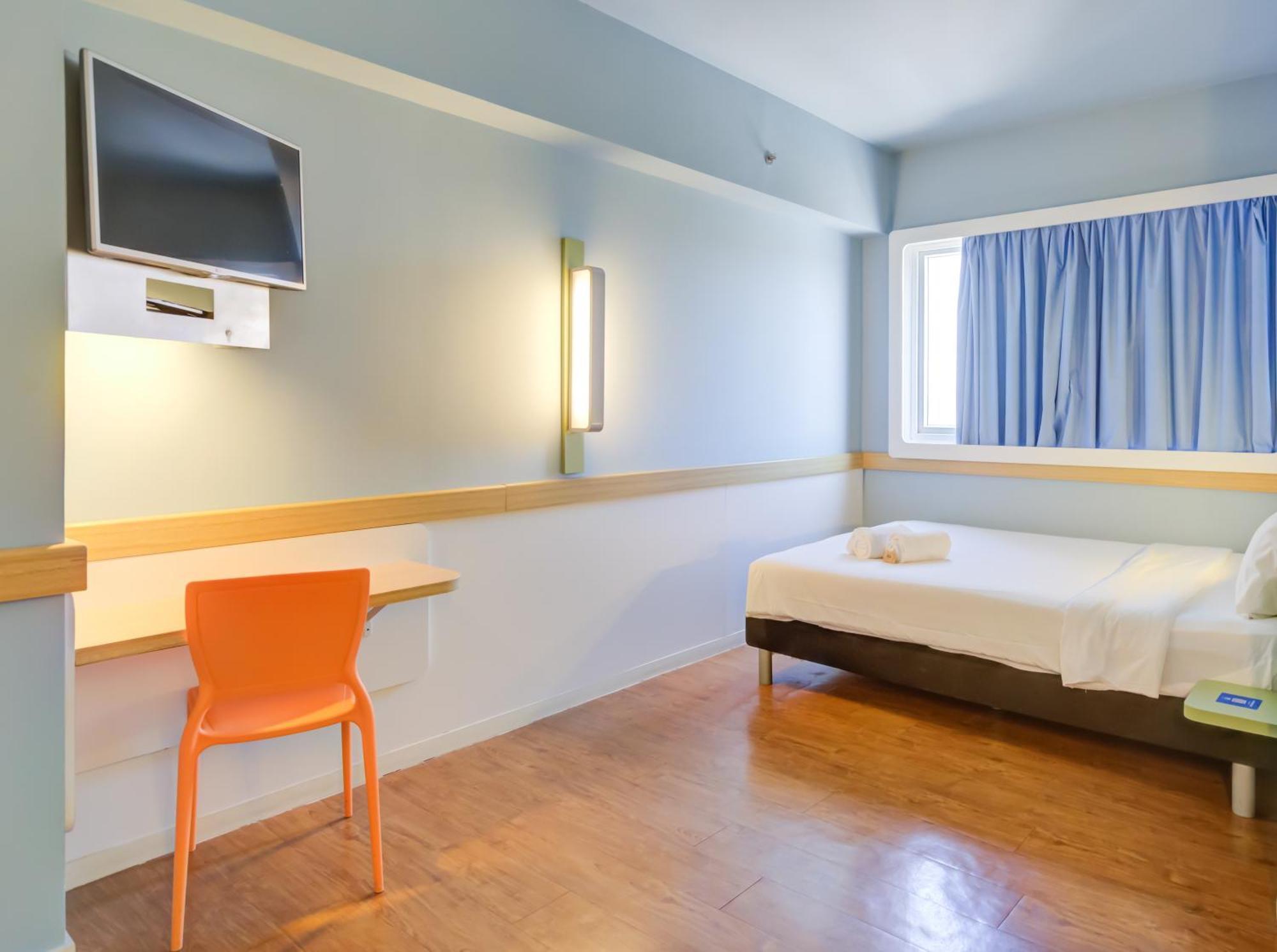 Standard Room Mobility Accessible