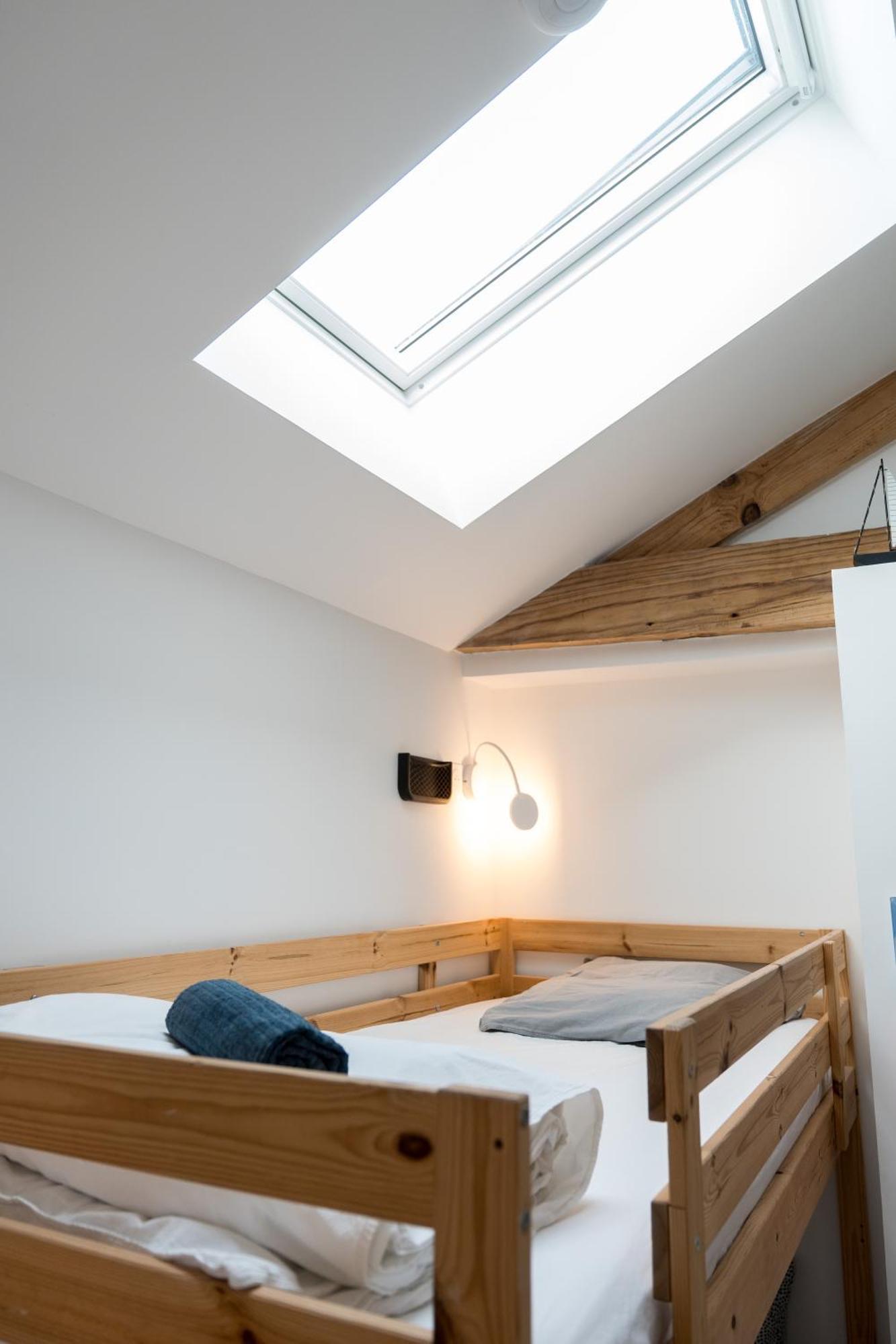 Single Bed 4-Bed Dormitory Room