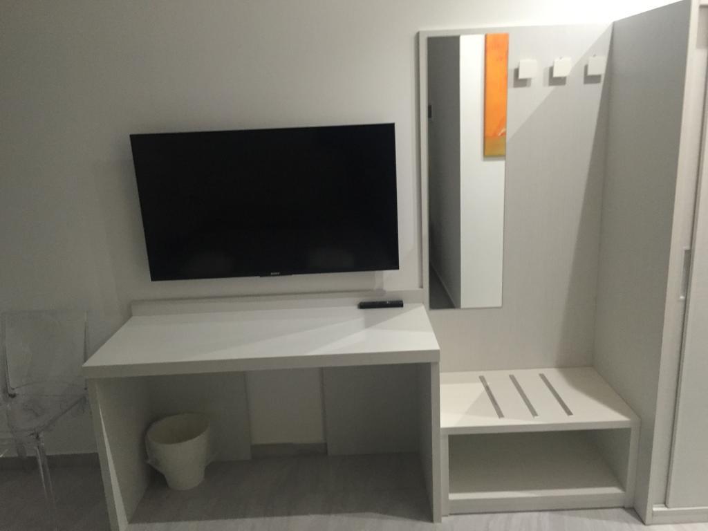 Twin Room Bathroom
