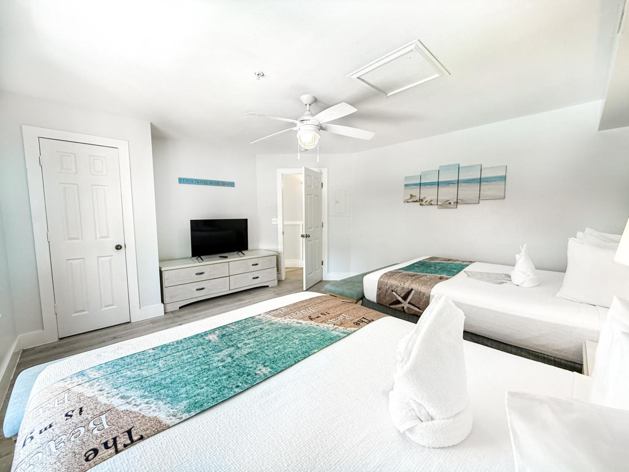 Deluxe One-Bedroom Suite