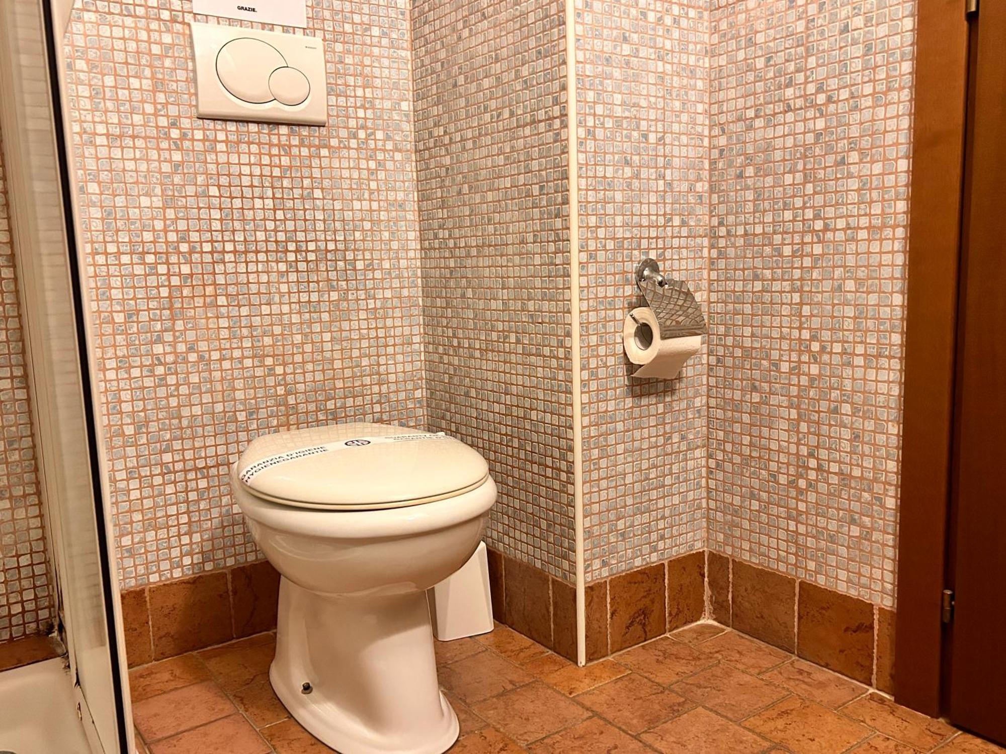 Single Room Bathroom