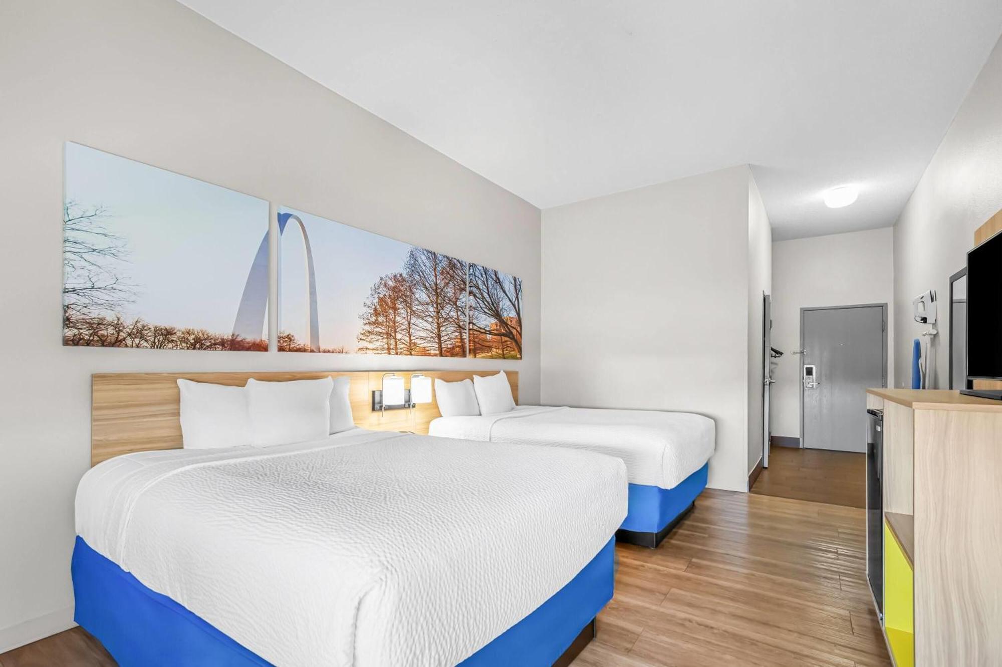 Queen Room Two Queen Beds Disability Access or Non-Smoking