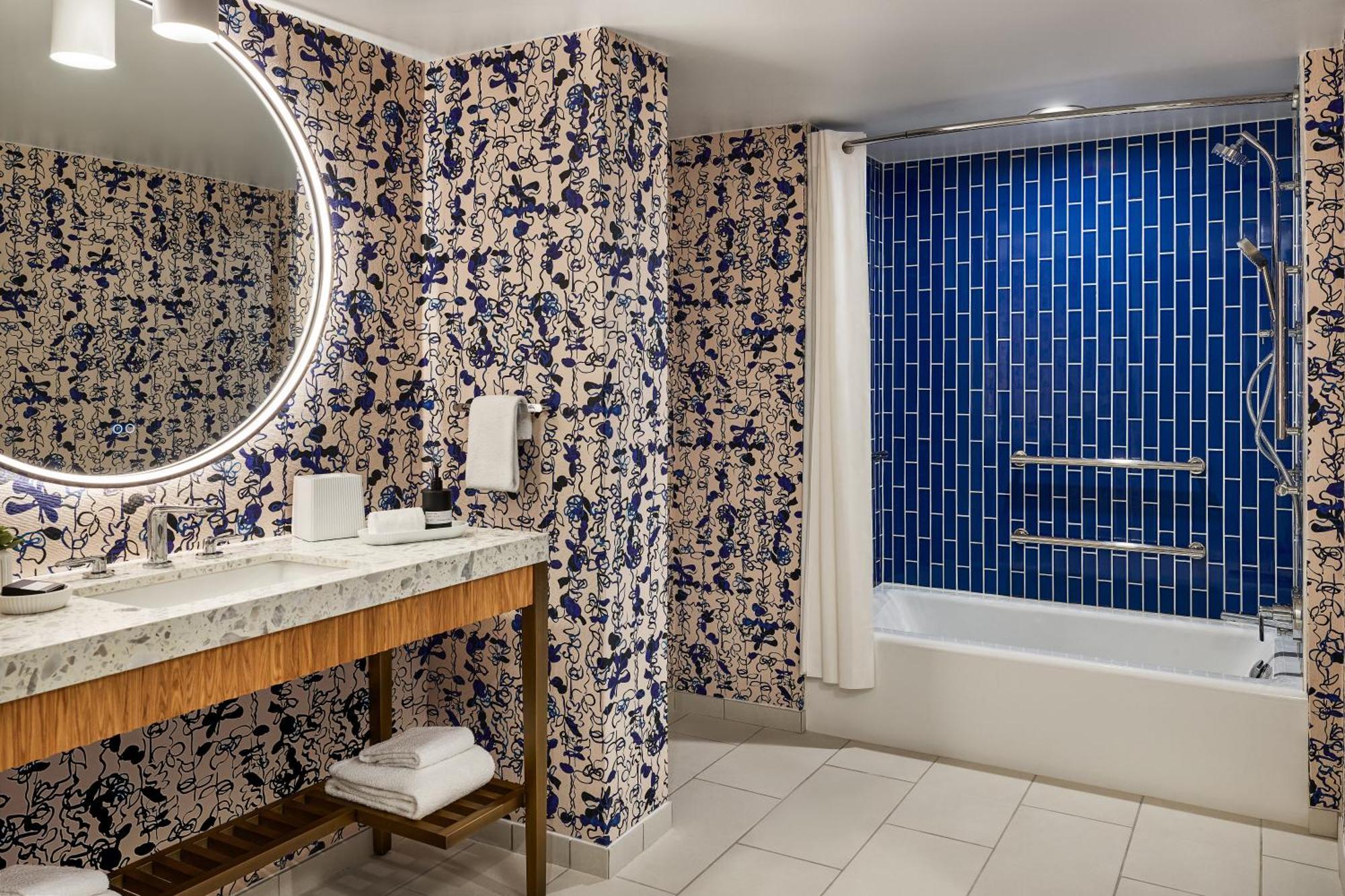 Luxury King Room Tub Mobility Hearing Accessible