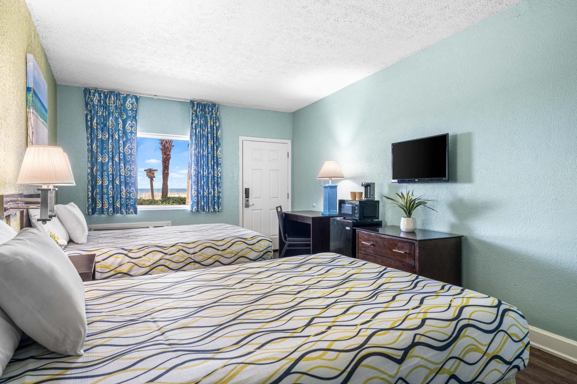 Standard Double Room Patio Gulf Side