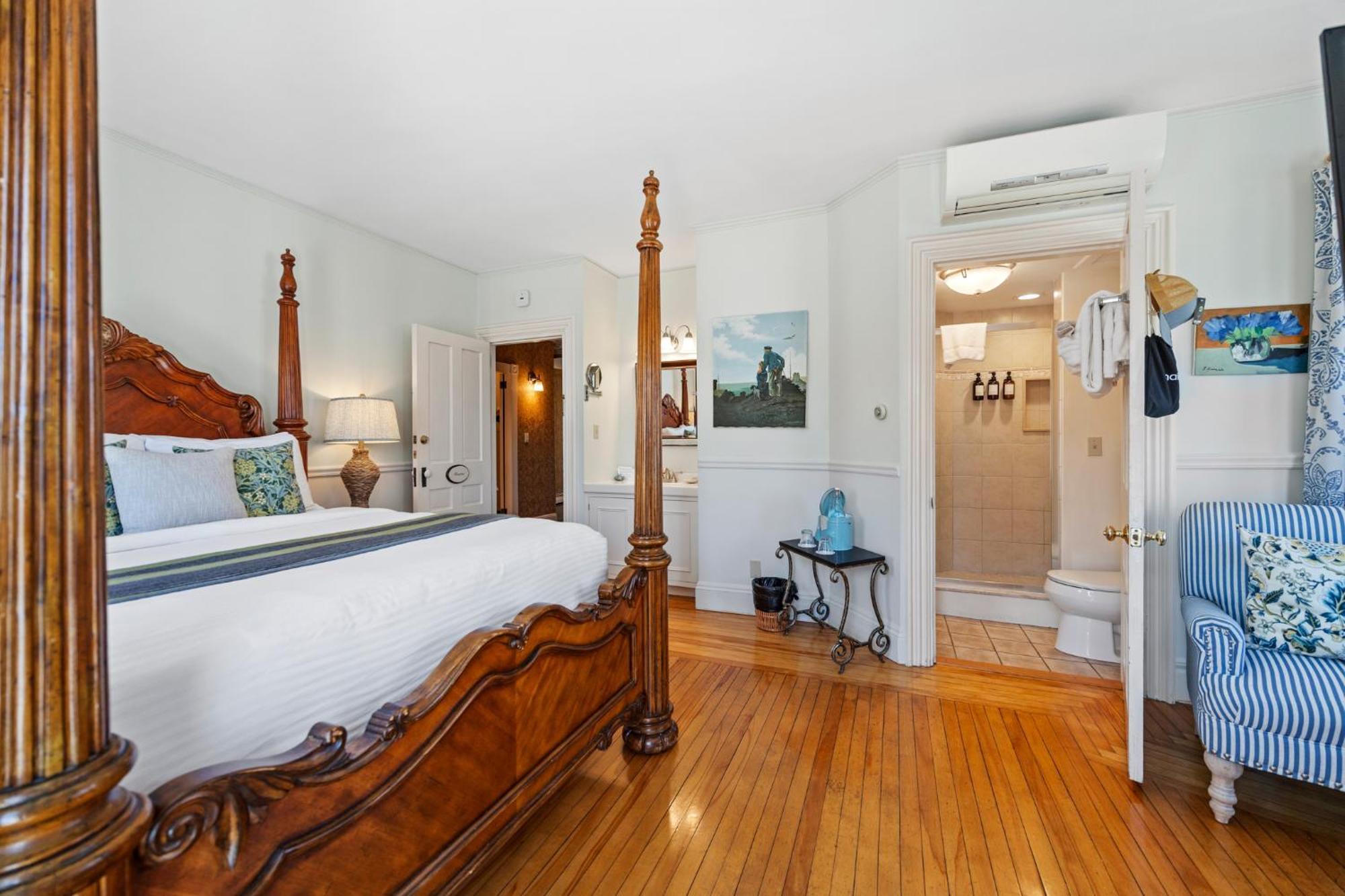 Queen Room